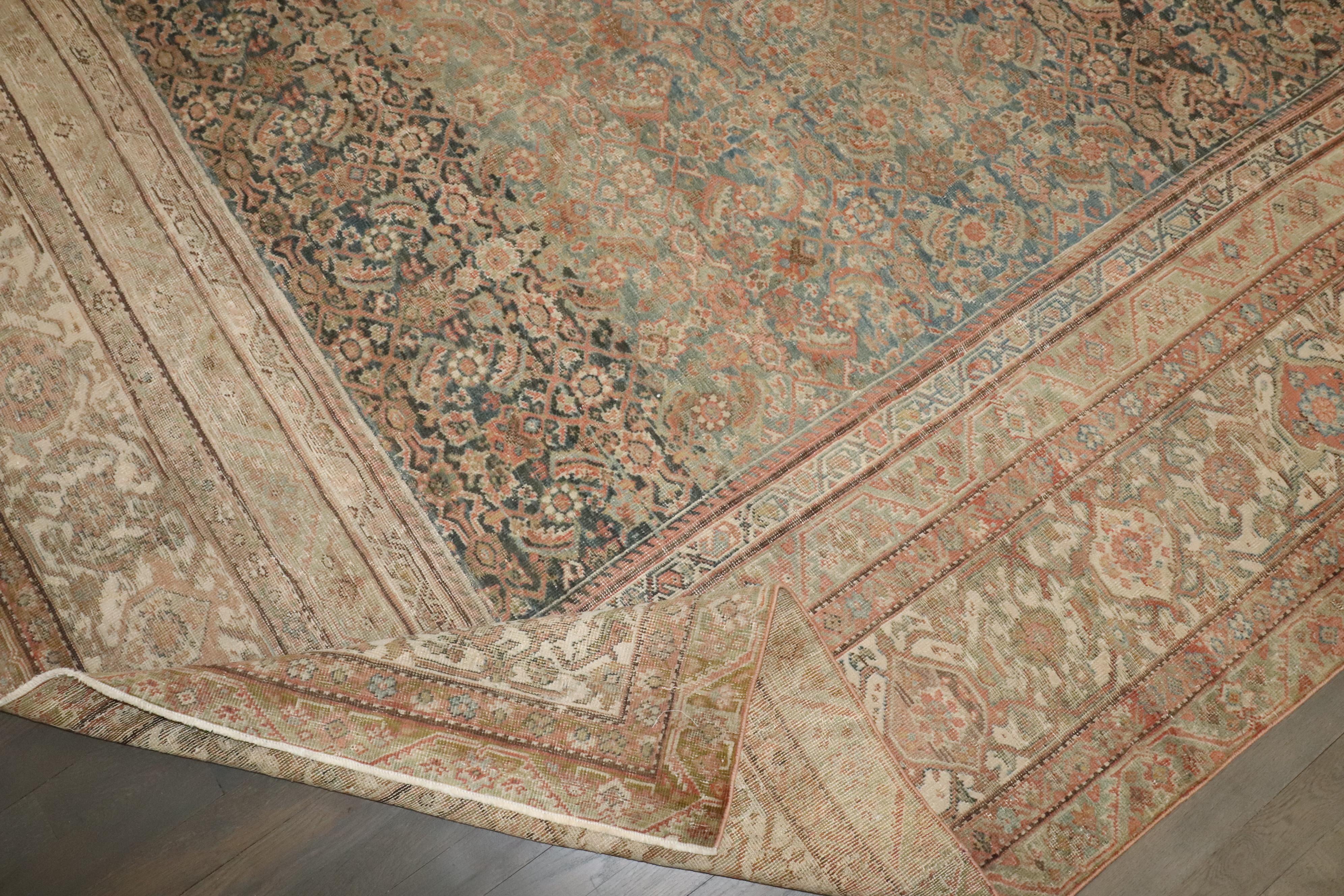 Zabihi Collection Antiker Persischer Ferehan Teppich (Wolle) im Angebot