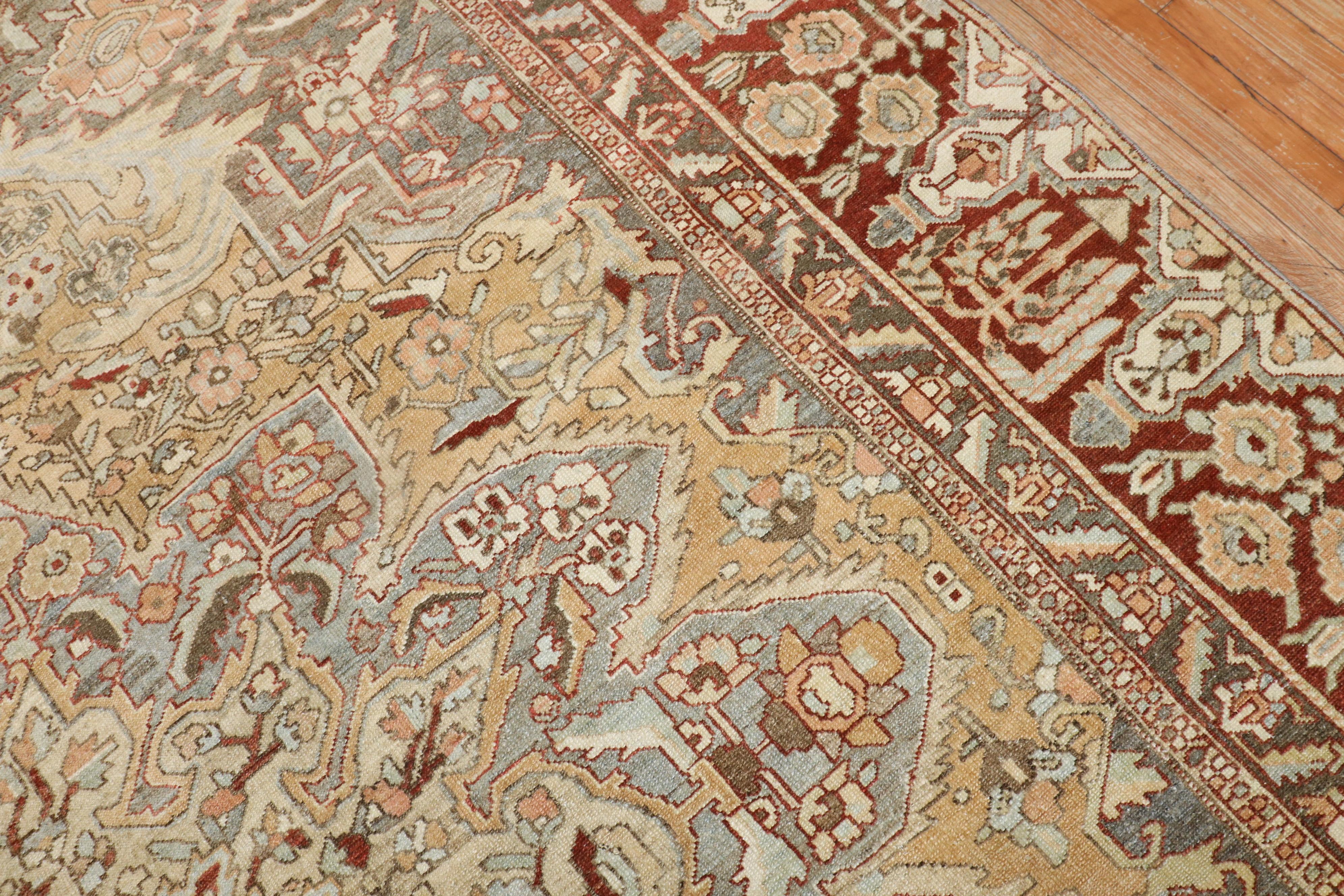Zabihi Collection Antiker Persischer Grauer Bakhtiari Teppich im Zustand „Gut“ im Angebot in New York, NY