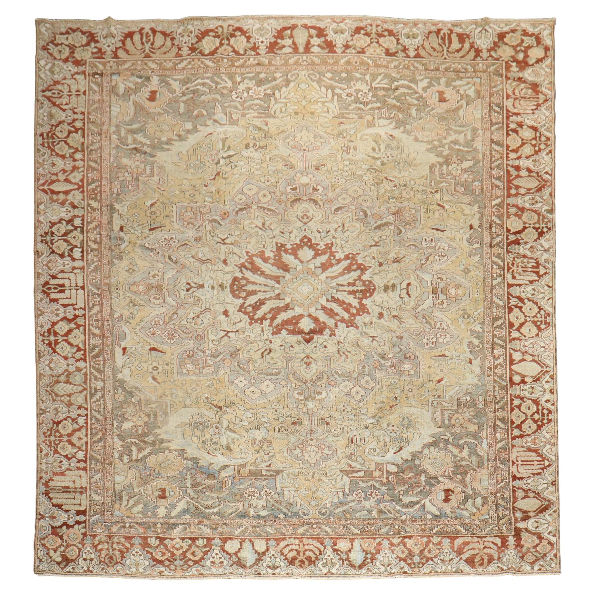 Zabihi Collection Antiker Persischer Grauer Bakhtiari Teppich im Angebot