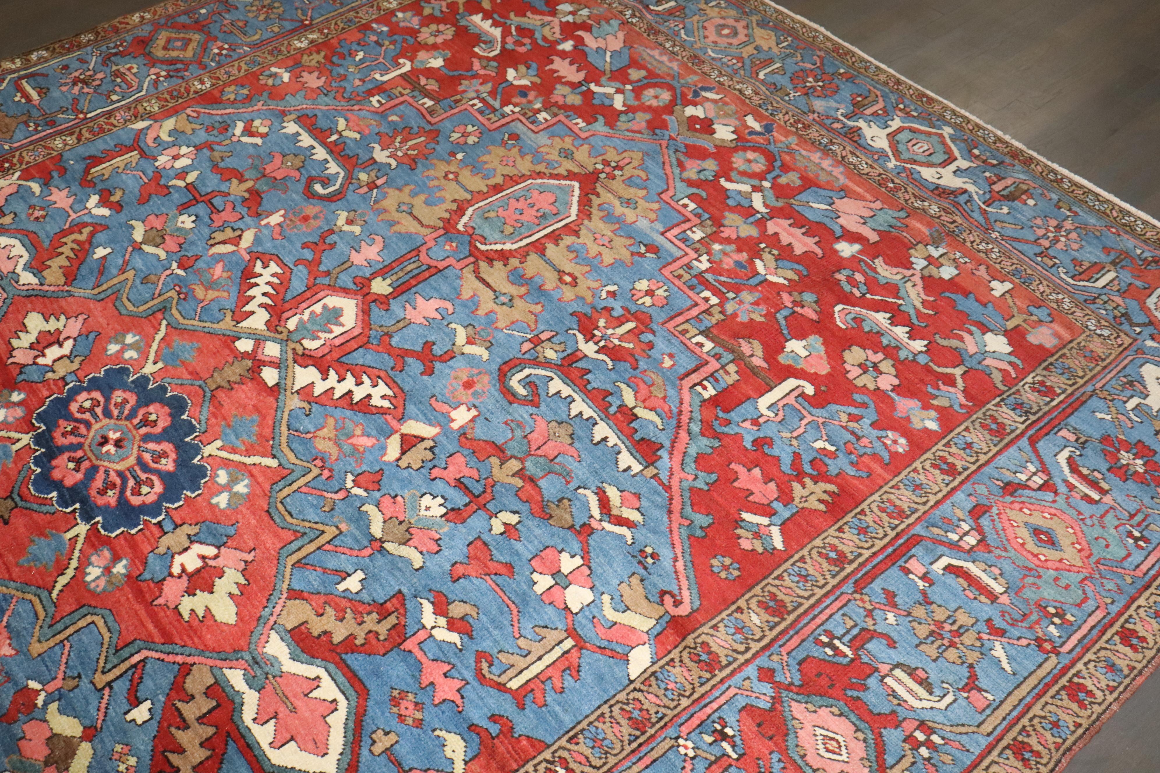 Zabihi Collection Antique Persan Heriz Début du 20ème siècle Tapis en vente 4