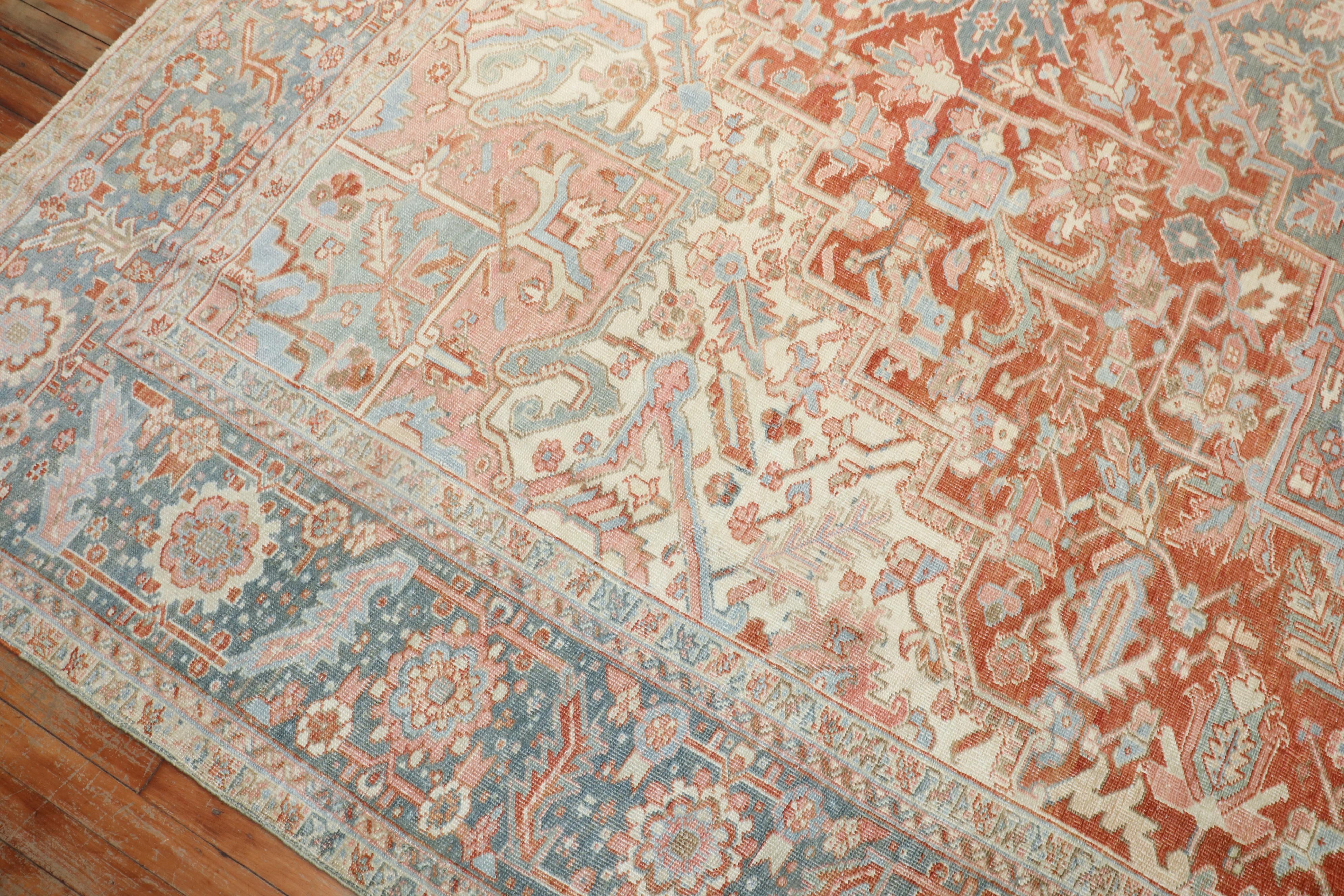 Colección Zabihi Alfombra Persa Antigua Heriz Tamaño Grande siglo XX en venta