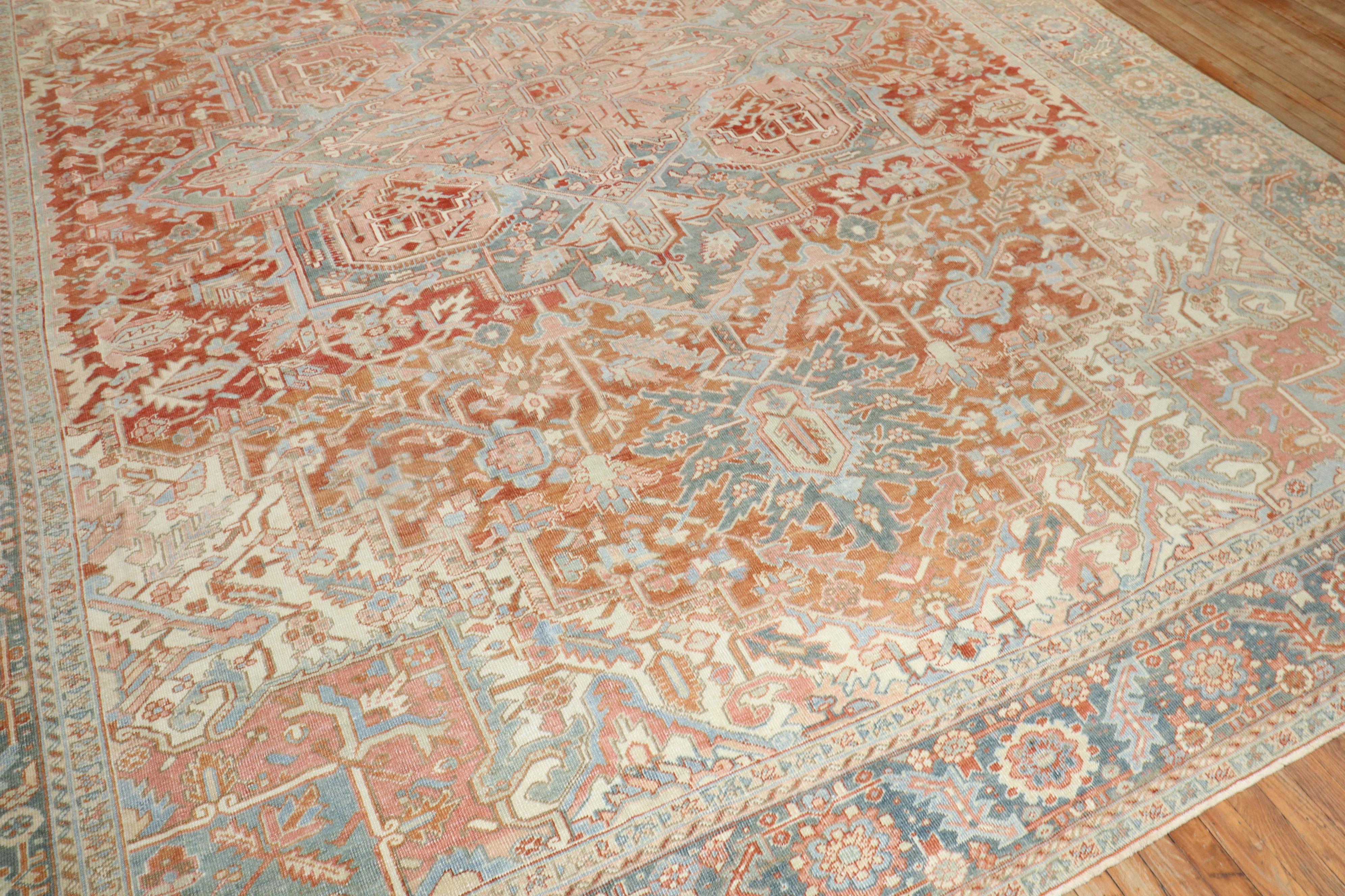 Colección Zabihi Alfombra Persa Antigua Heriz Tamaño Grande en venta 2