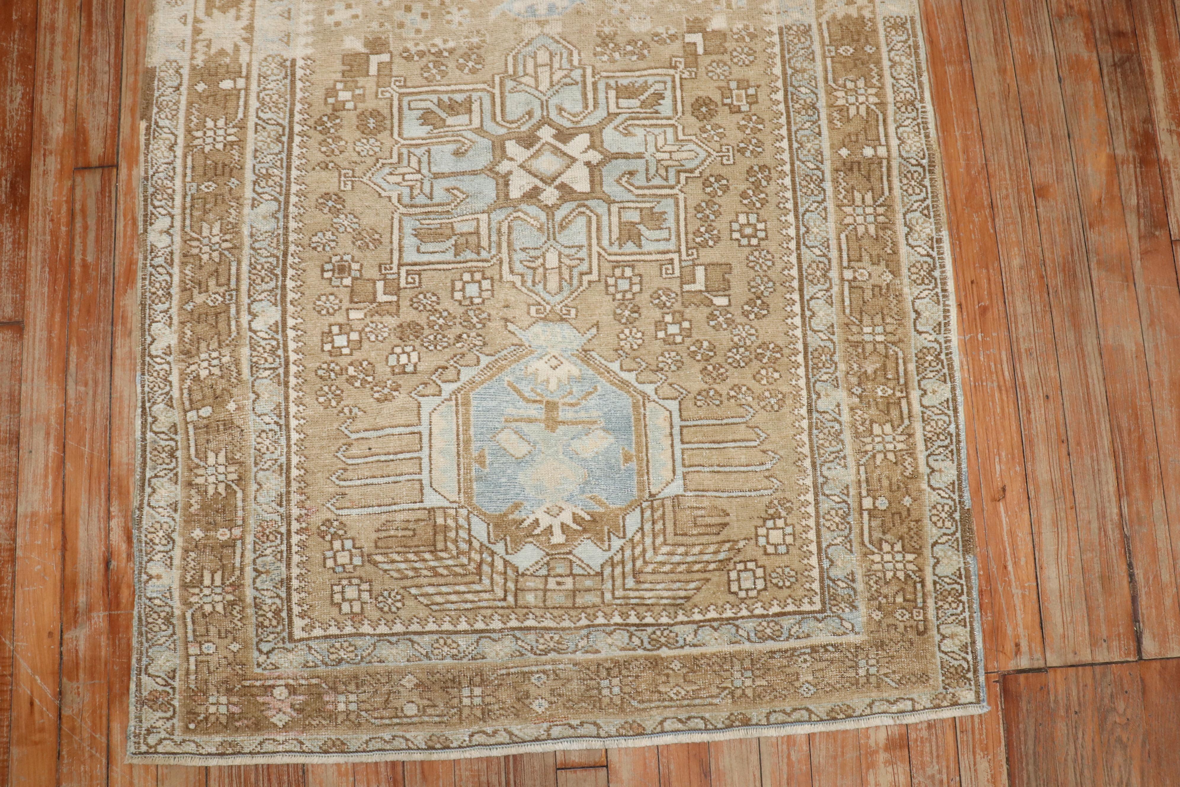 Alfombra persa heriz del 2º cuarto del siglo XX

Detalles
alfombra no.	j3735
talla	3' 4