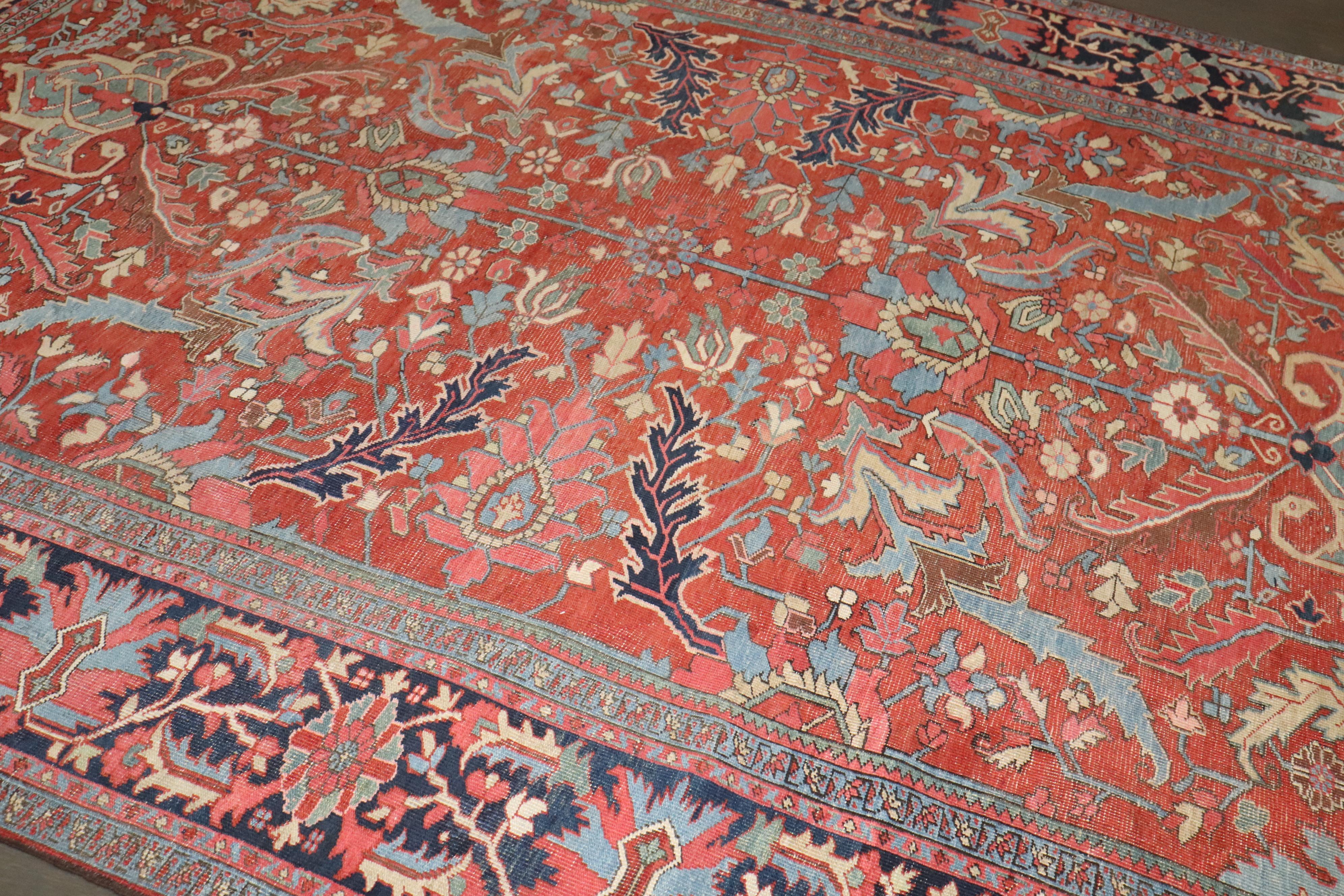 Colección Zabihi Alfombra Persa Heriz Antigua en Bueno estado para la venta en New York, NY