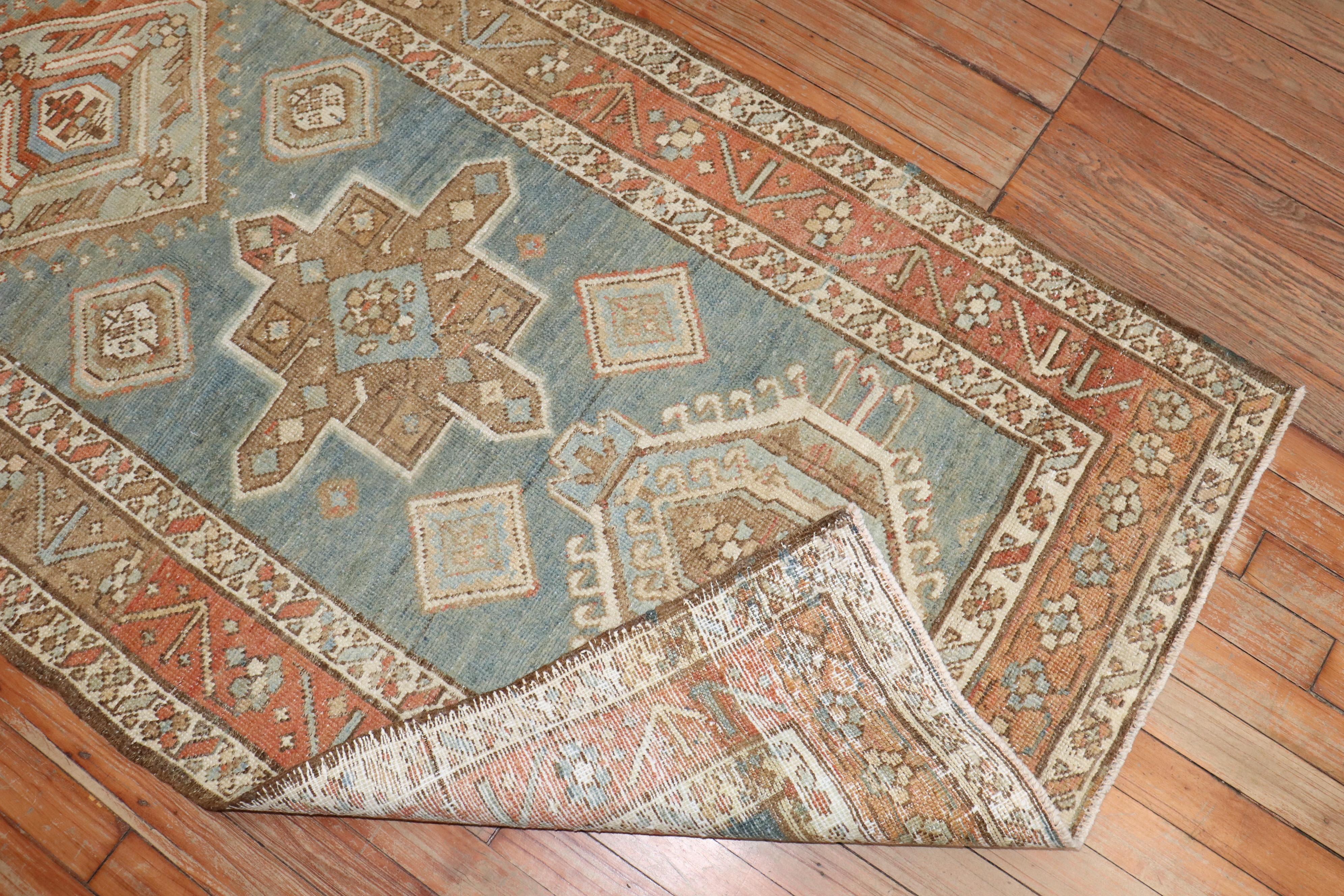 Runner antico persiano Heriz della collezione Zabihi In condizioni buone in vendita a New York, NY