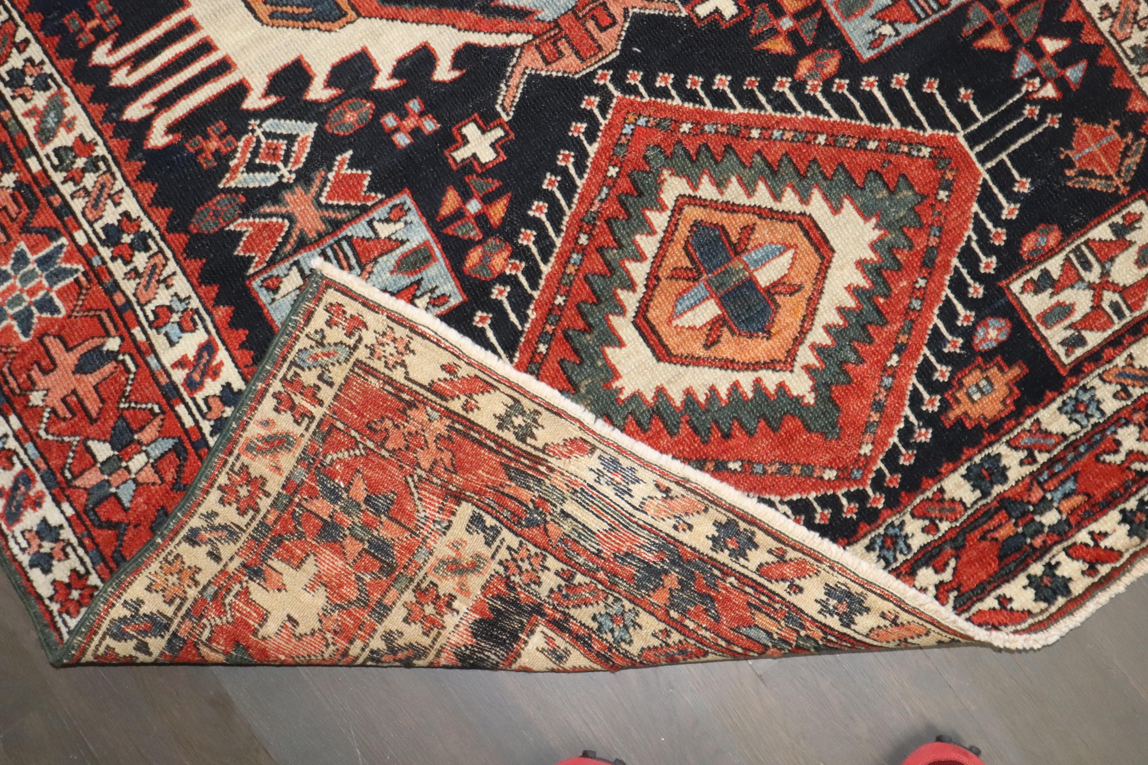 Tappeto Zabihi Collection Antique Persian Heriz Small Accent Rug in vendita 1