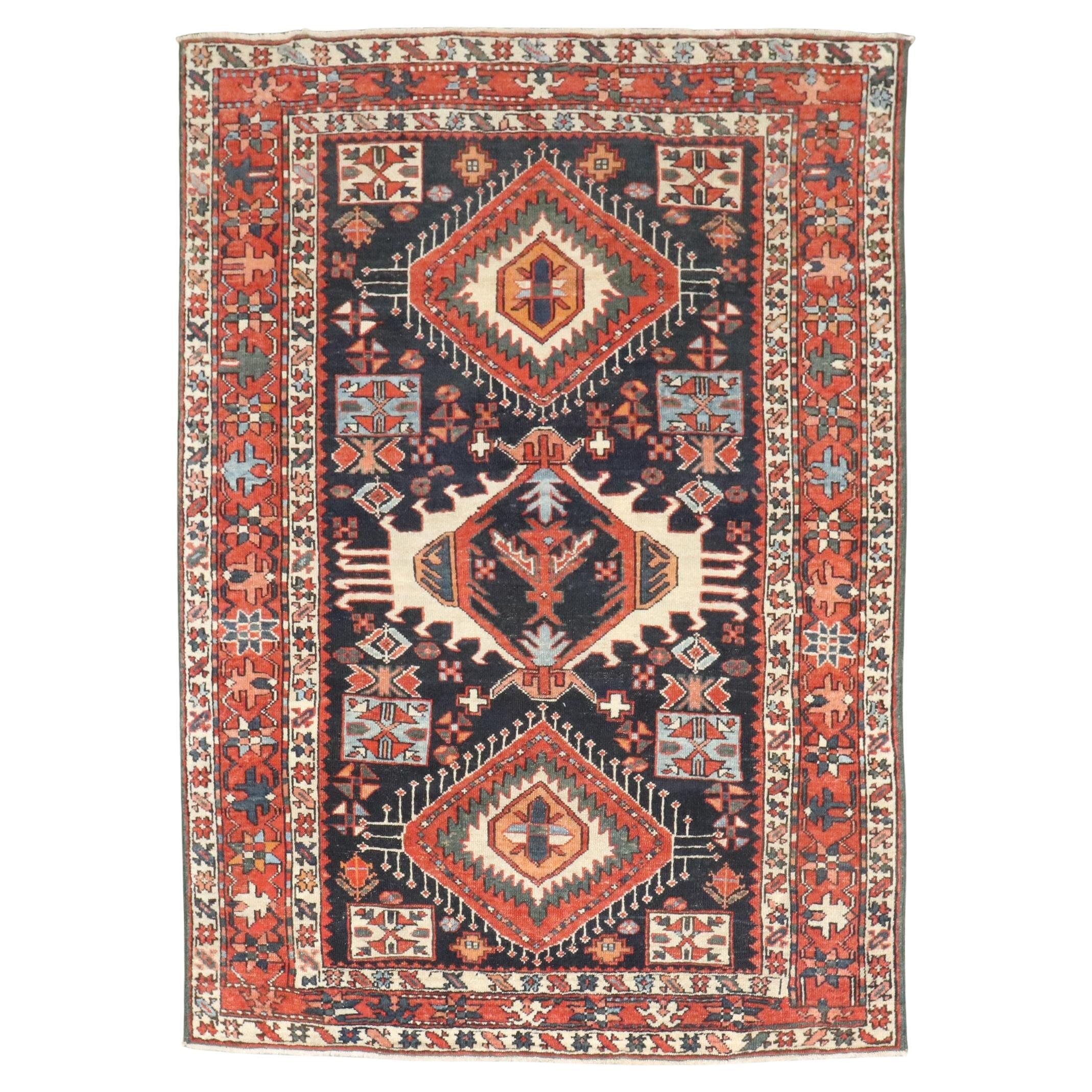 Zabihi Collection Antique Persian Heriz Kleiner Akzentteppich