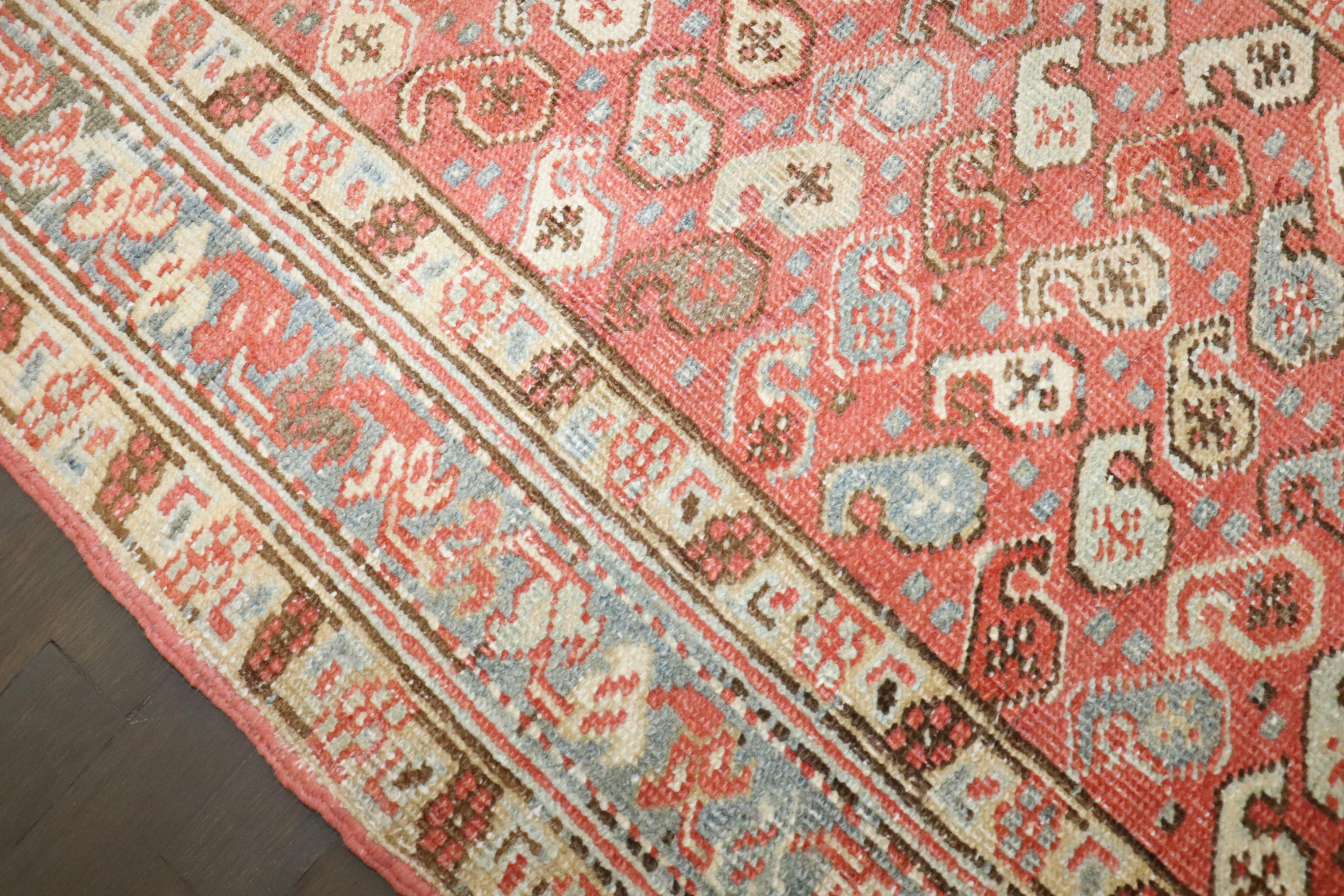 Colección Zabihi Alfombra Persa Antigua Heriz Geométrica Pequeña siglo XX en venta