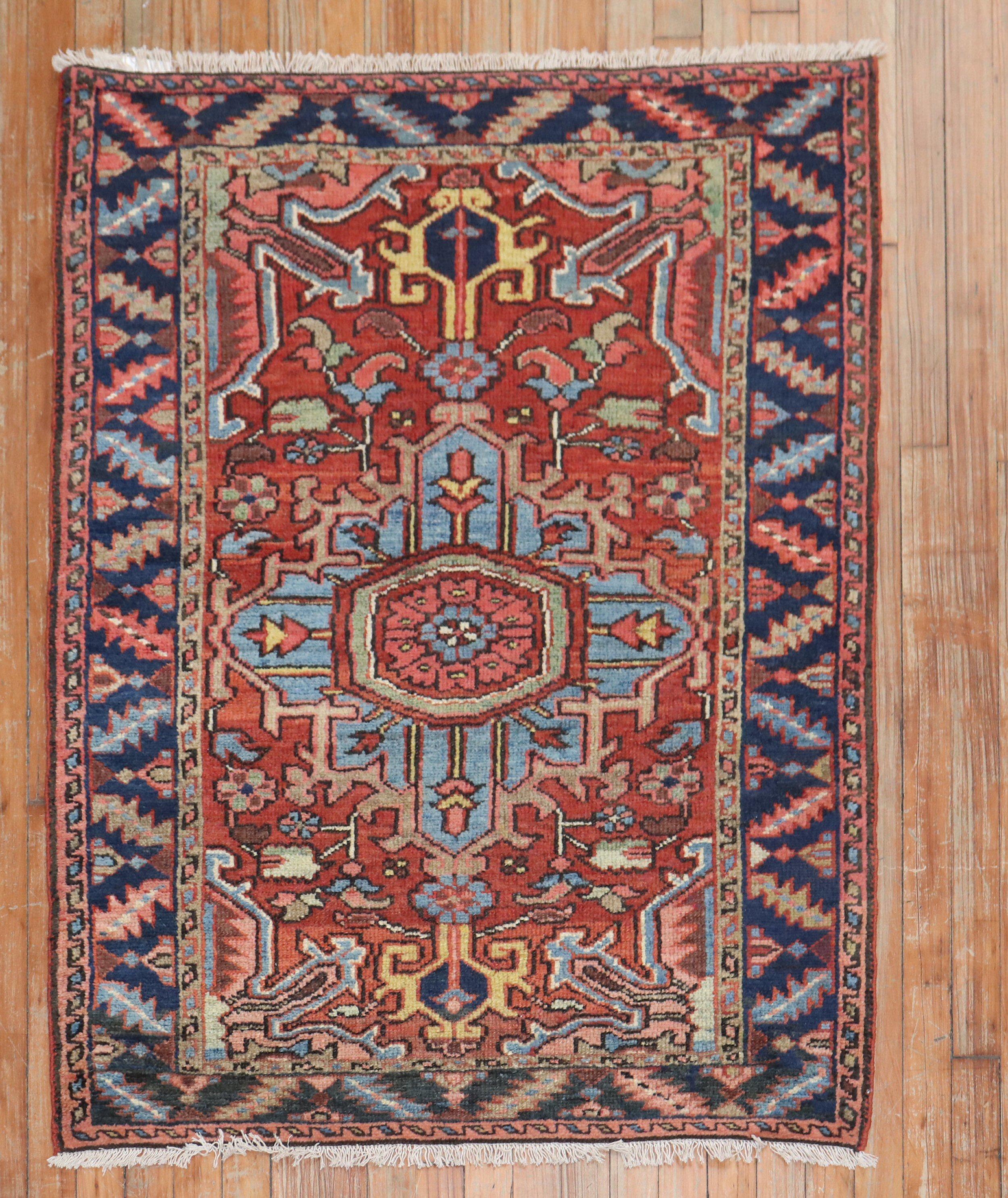 Serapi Petit tapis persan ancien Heriz de la collection Zabihi en vente