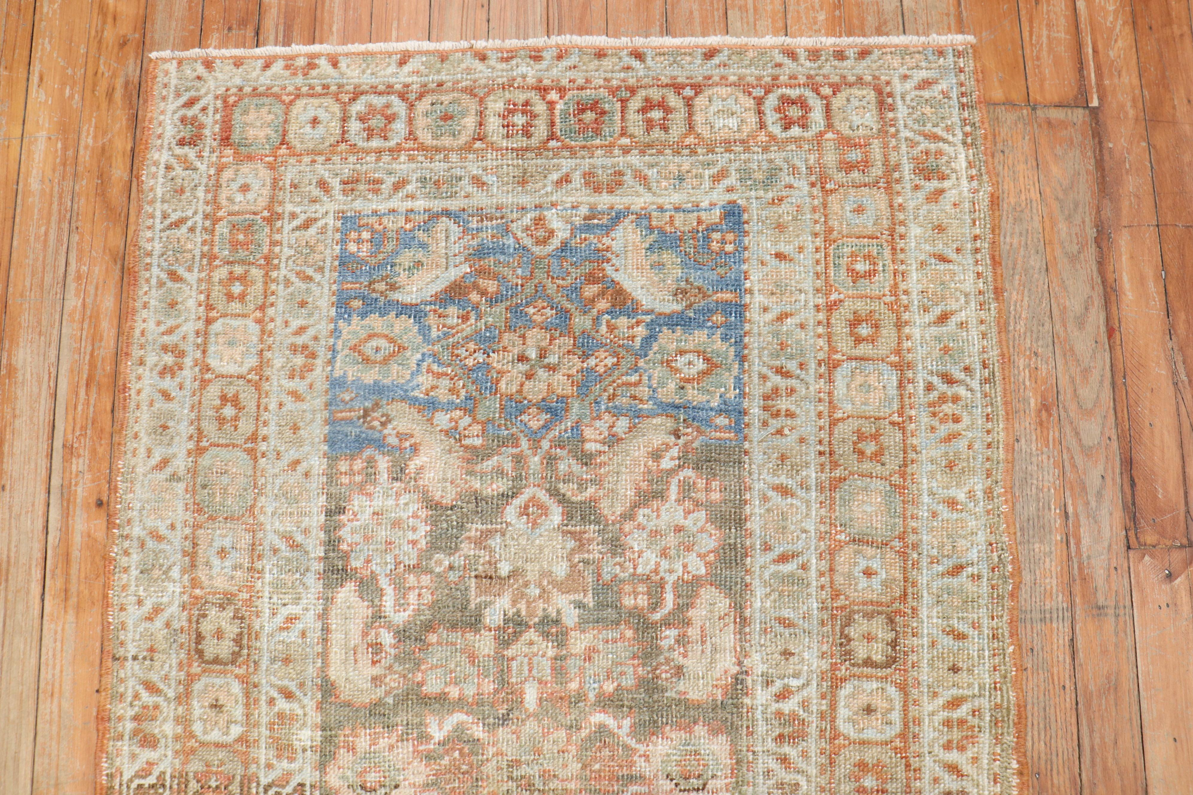 Petit tapis carré persan ancien Heriz de la collection Zabihi Bon état - En vente à New York, NY