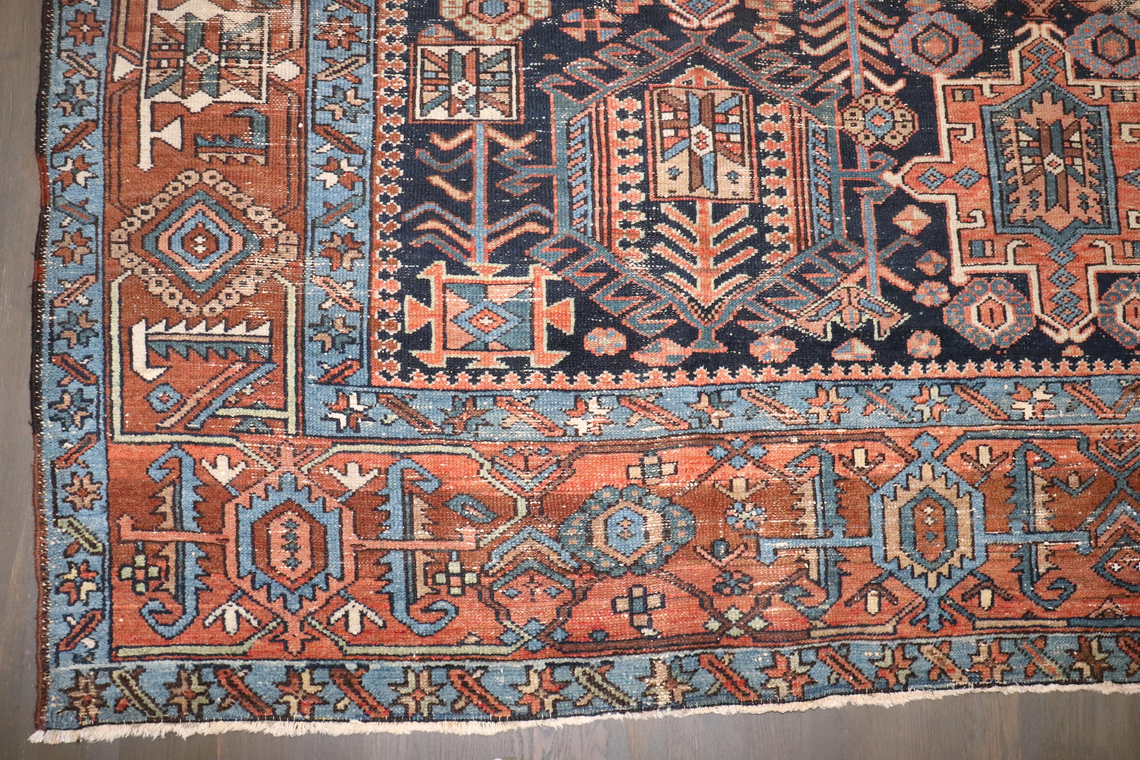 Colección Zabihi Alfombra Persa Antigua Heriz Desgastada Anudado a mano en venta