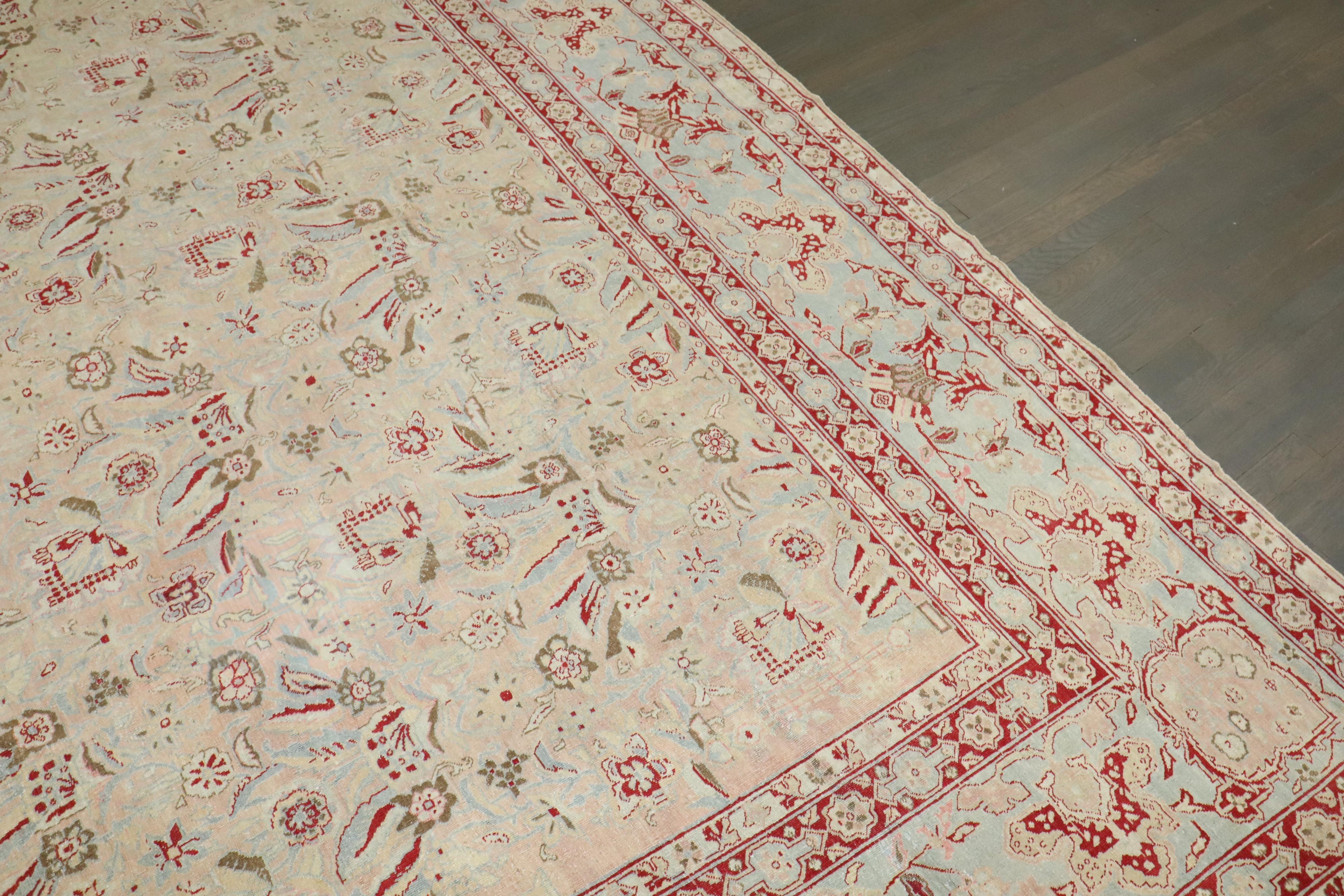 
Persischer Kashan-Teppich aus den 1920er Jahren mit flächendeckendem formalem Muster in Fleischrosa, Hellblau, Rot und Braun

Einzelheiten
Teppich nein.	j4431
Größe	10' 10