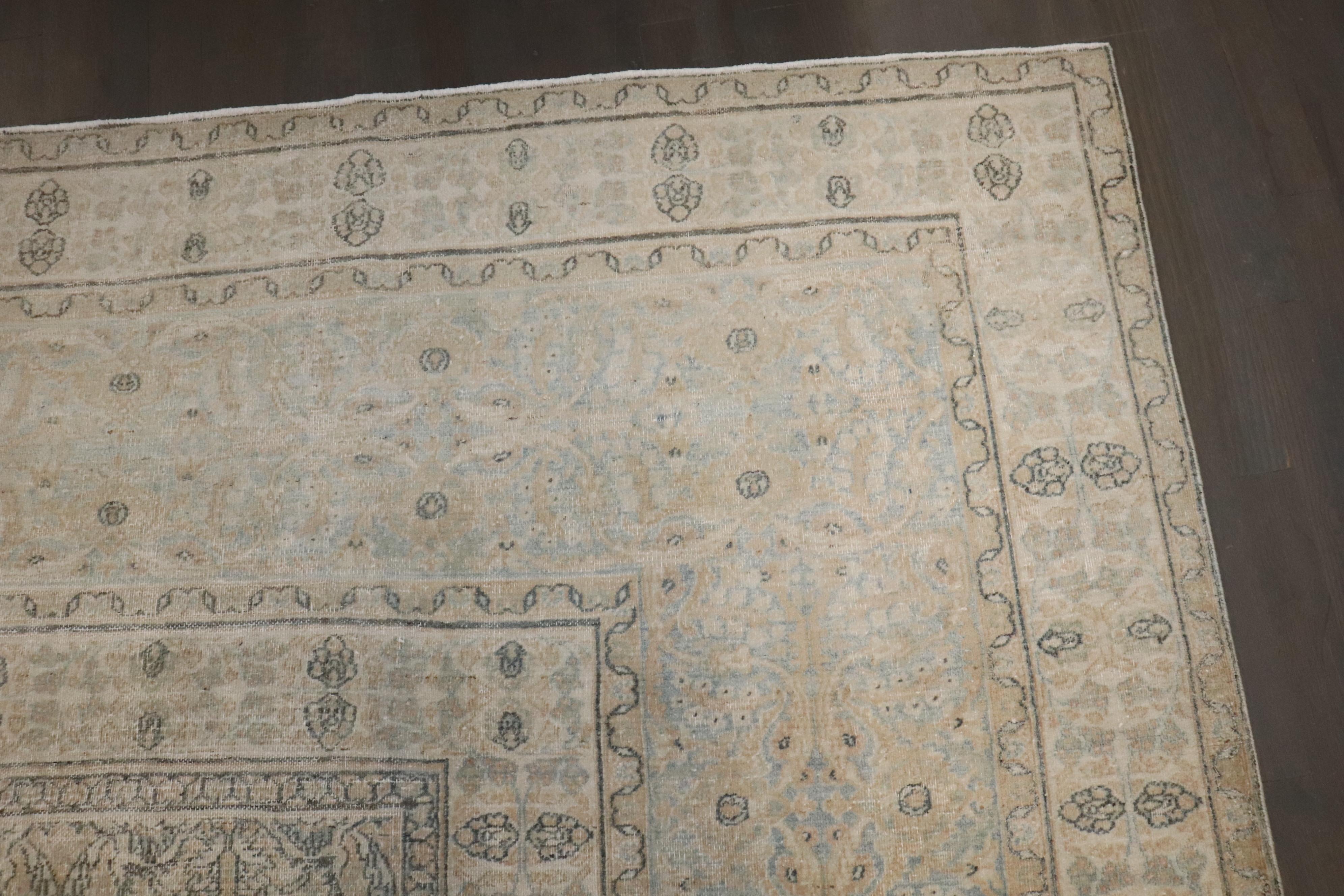 Antiker persischer Khorassan-Teppich der Zabihi-Kollektion im Zustand „Gut“ im Angebot in New York, NY