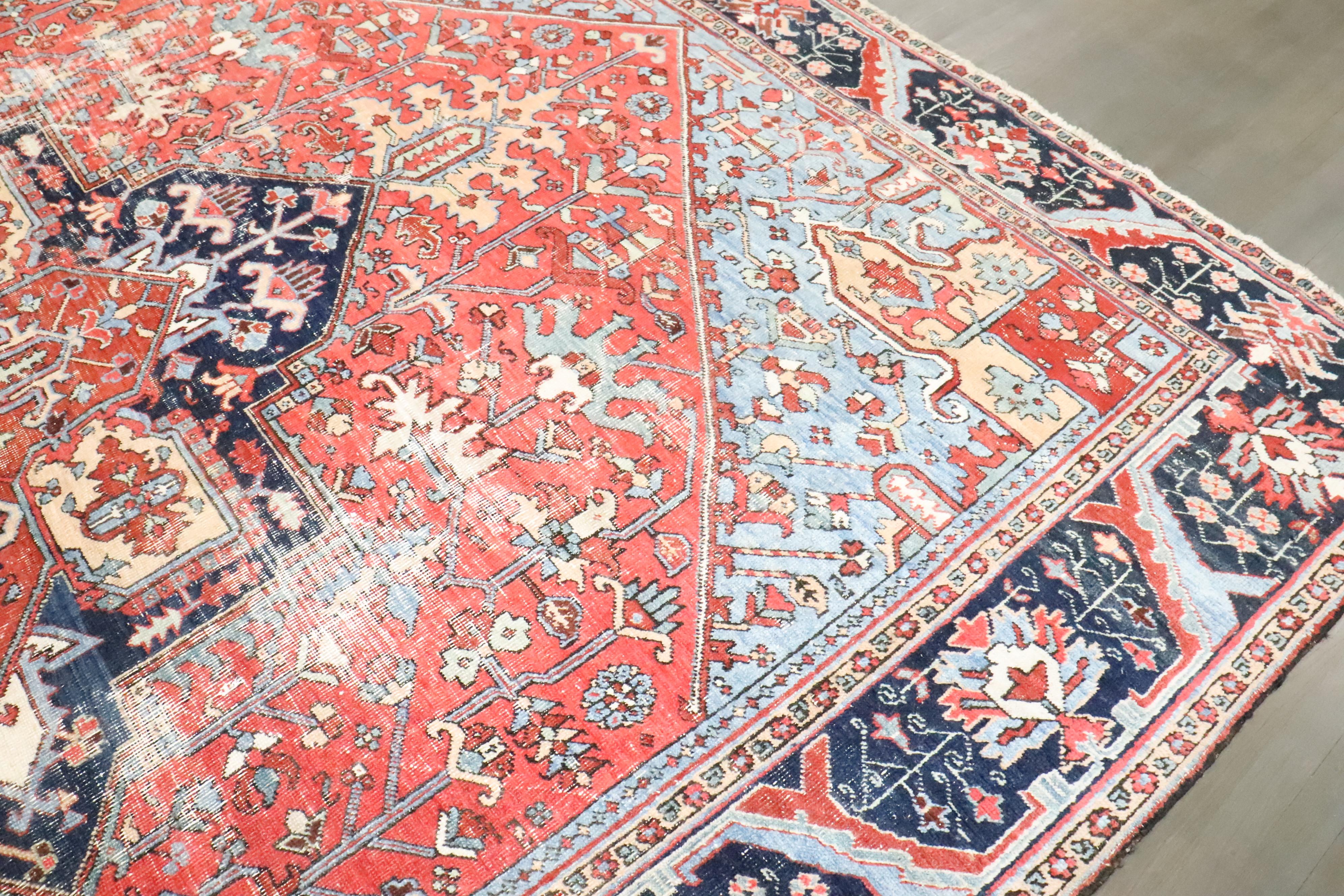 Rustico Tappeto Zabihi Collection Antique Persian Large Heriz Worn in vendita
