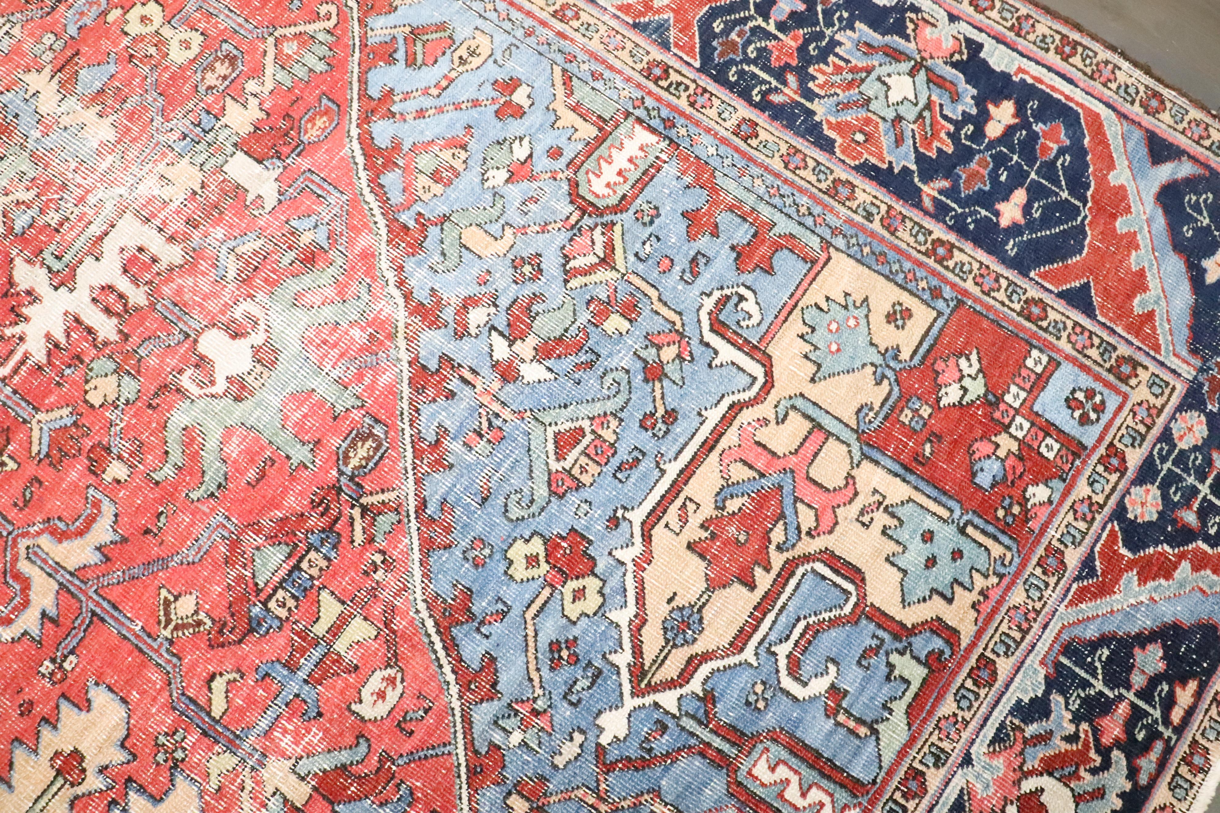 Annodato a mano Tappeto Zabihi Collection Antique Persian Large Heriz Worn in vendita