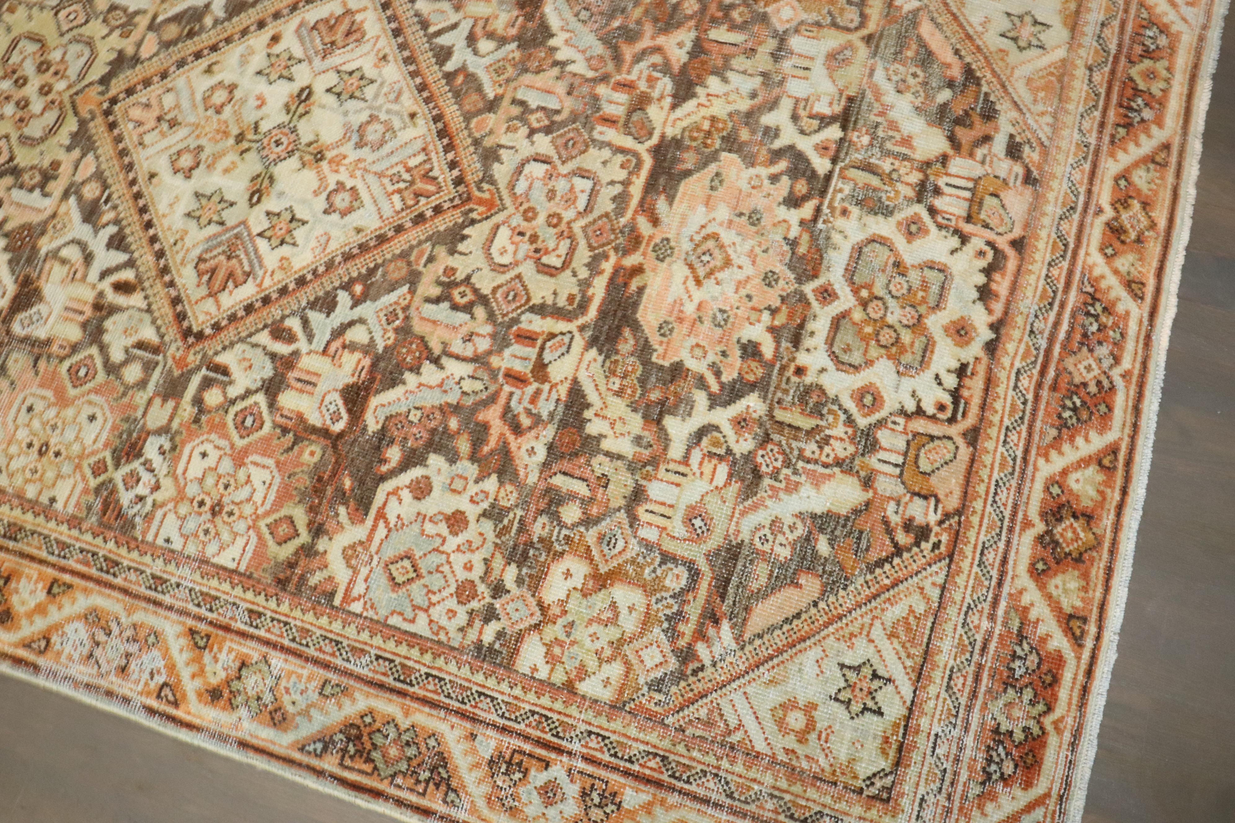 Colección Zabihi Alfombra Persa Antigua de Acento Mahal en Bueno estado para la venta en New York, NY