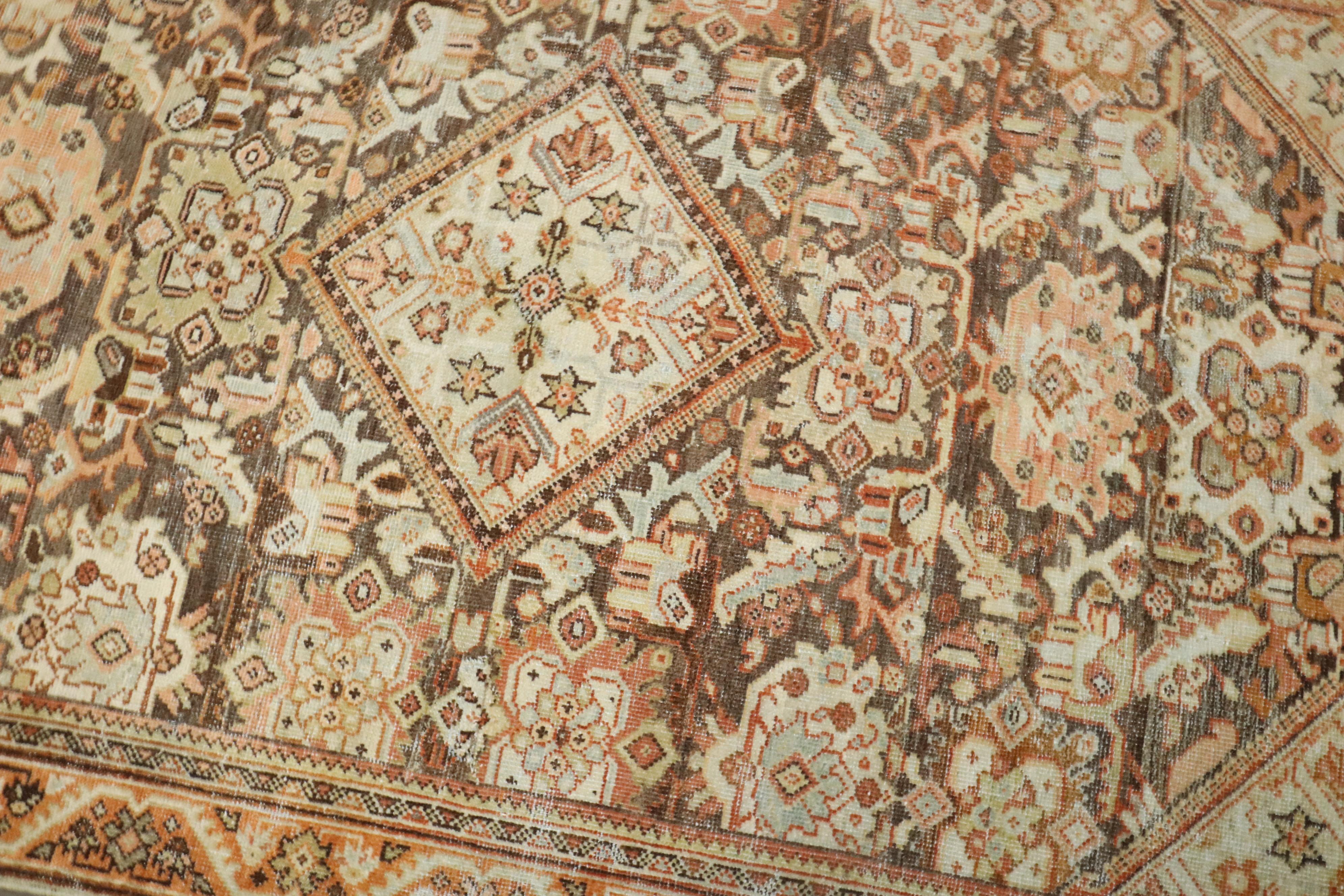 Colección Zabihi Alfombra Persa Antigua de Acento Mahal siglo XX en venta