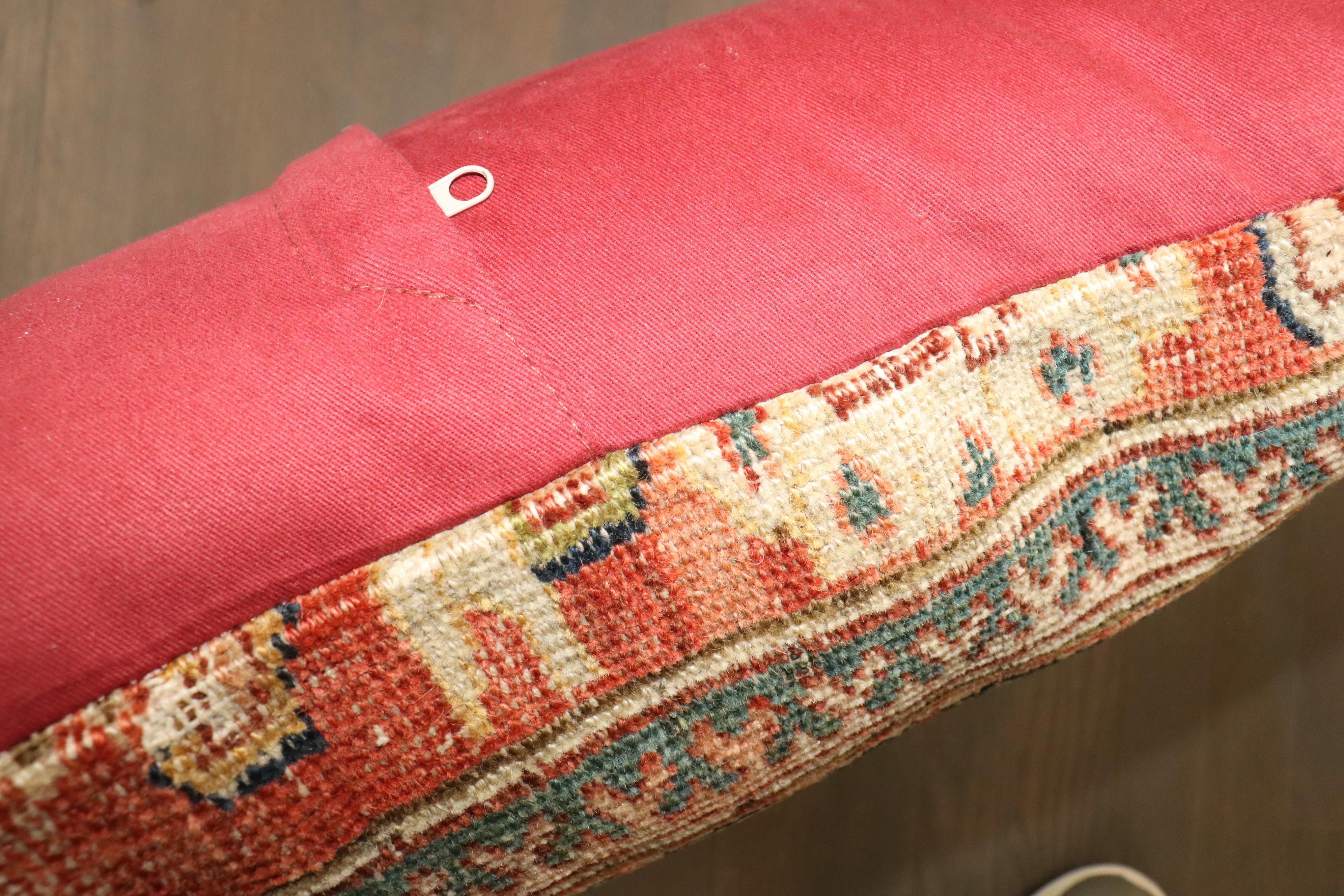 Coussin de bordure persane ancienne de la collection Zabihi Bon état - En vente à New York, NY
