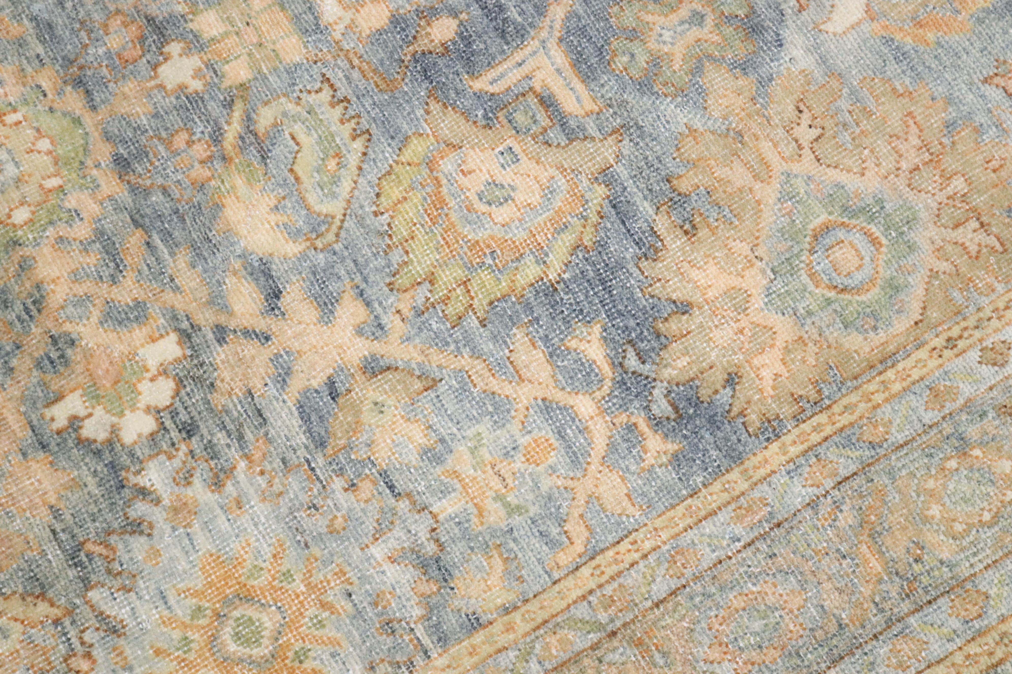 Postmoderne Tapis persan ancien Mahal bleu clair de la collection Zabihi en vente