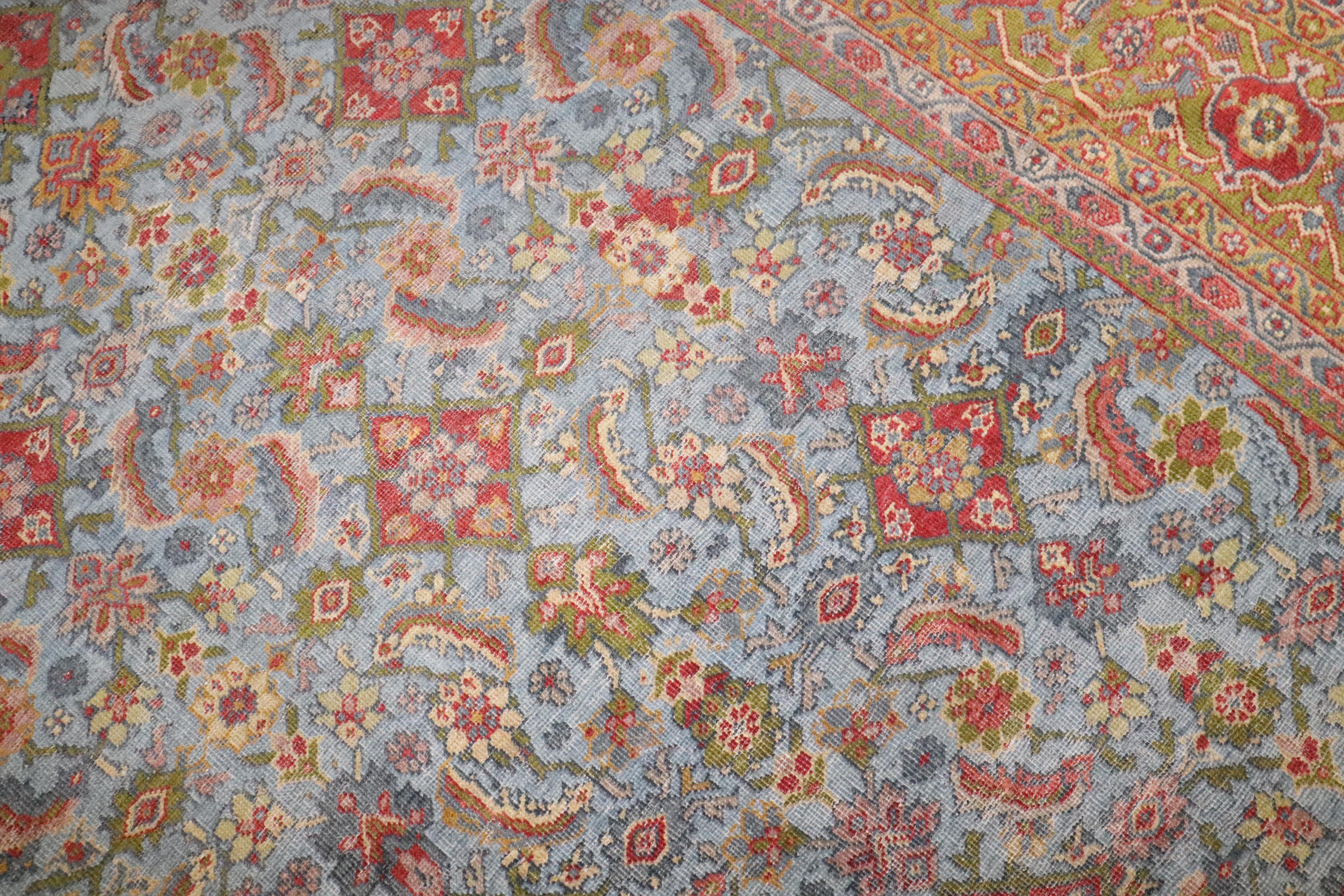 Tapis persan ancien de la collection Zabihi Mahal en vente 1