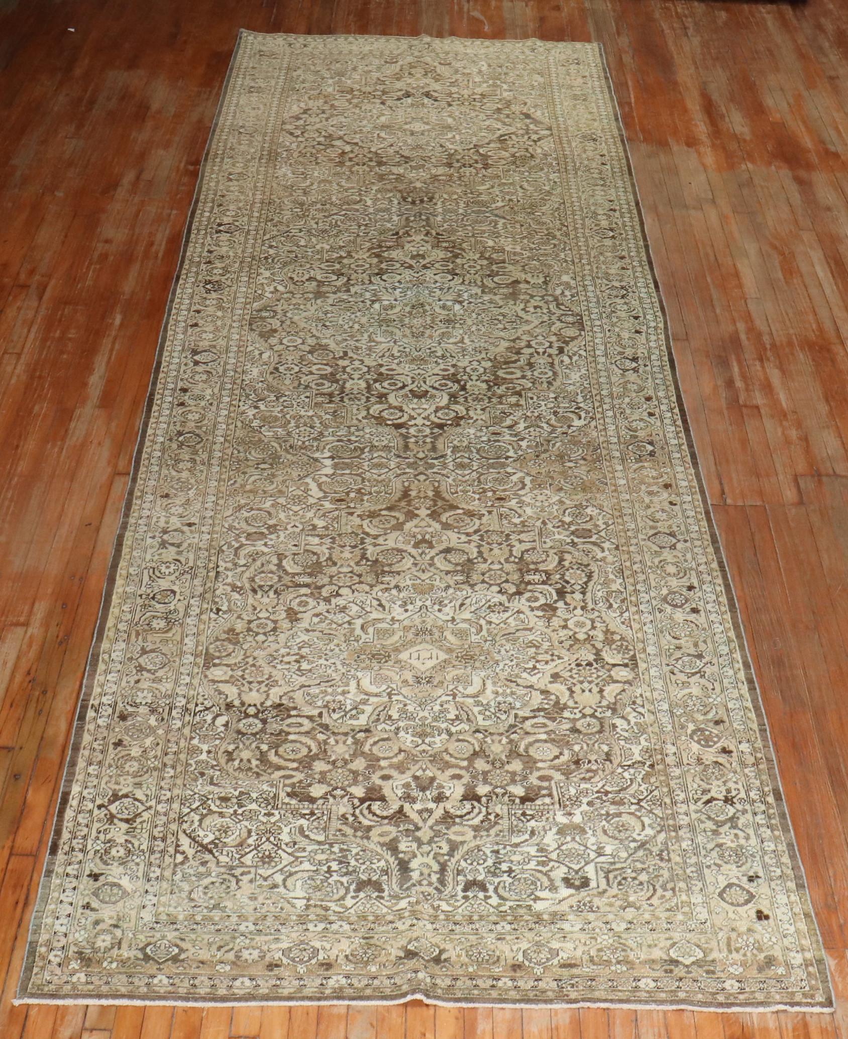 1920s Persian Malayer Corridor Size Rug

Details
rug no.	r5787
size	5' 5