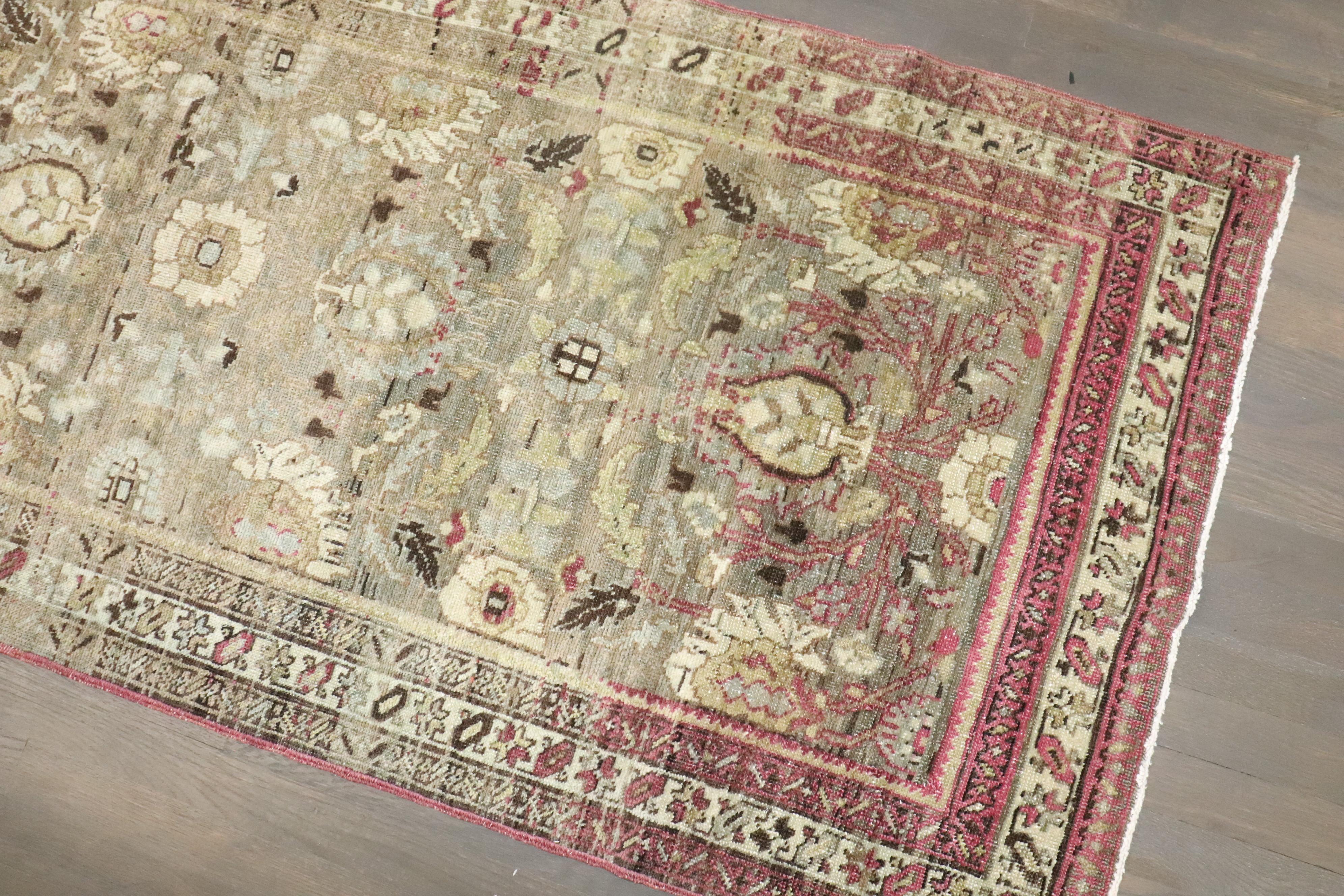 Zabihi Kollektion Antiker persischer Malayer-Läufer aus Persien (Persisch) im Angebot