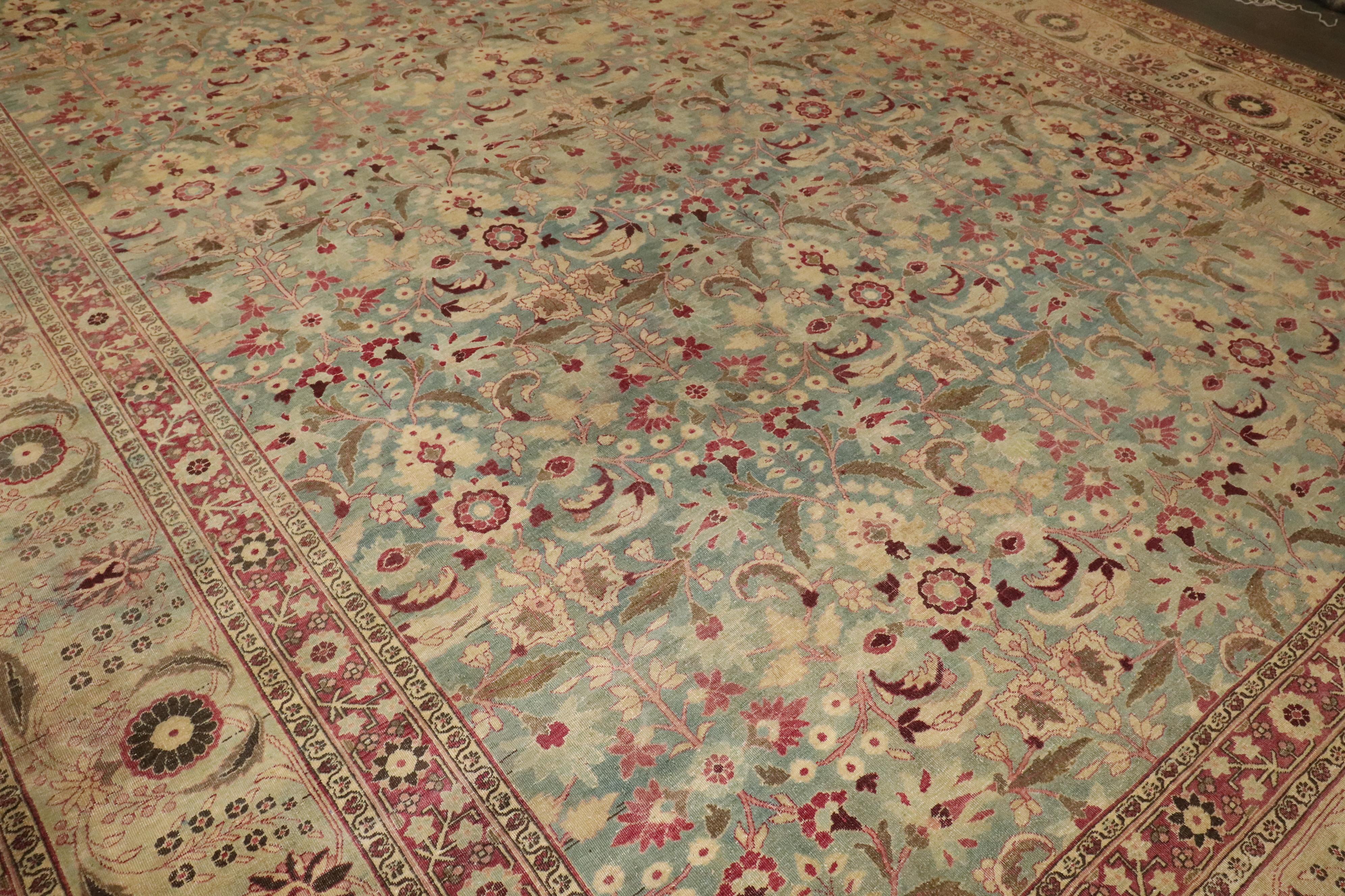 Tissé à la main Tapis surdimensionné persan ancien de la collection Zabihi en vente