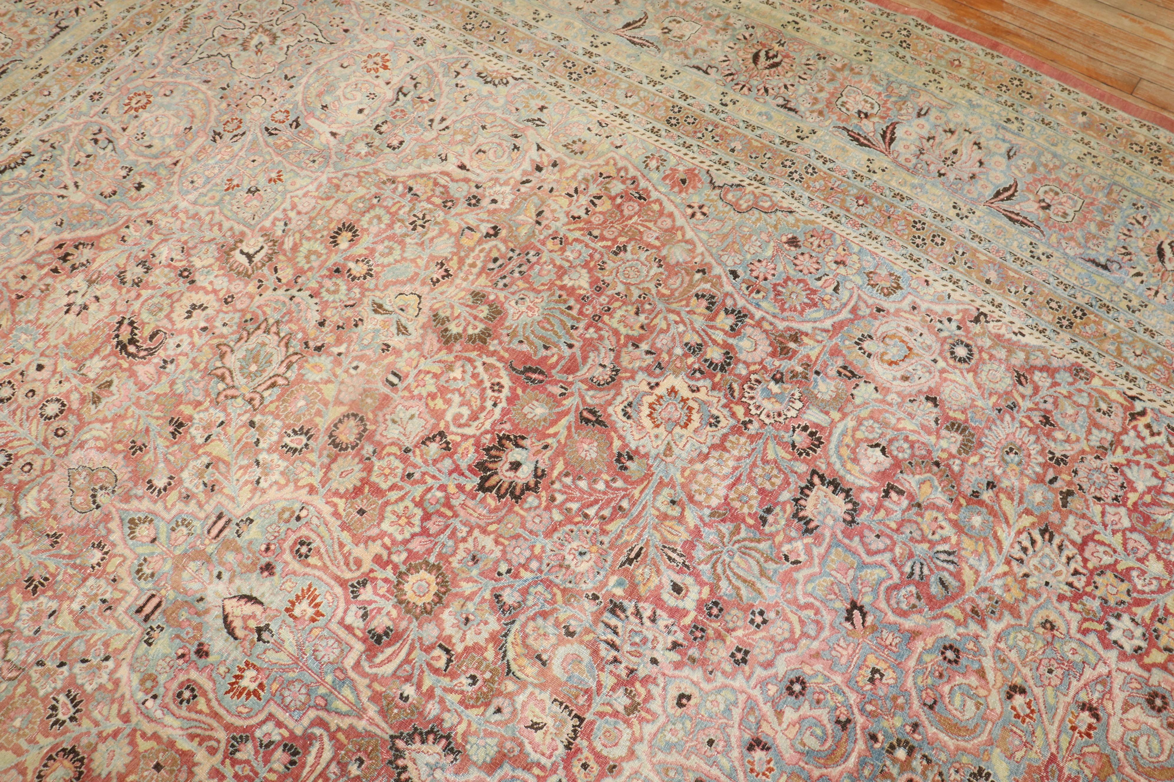 Laine Tapis surdimensionné persan ancien de la collection Zabihi en vente
