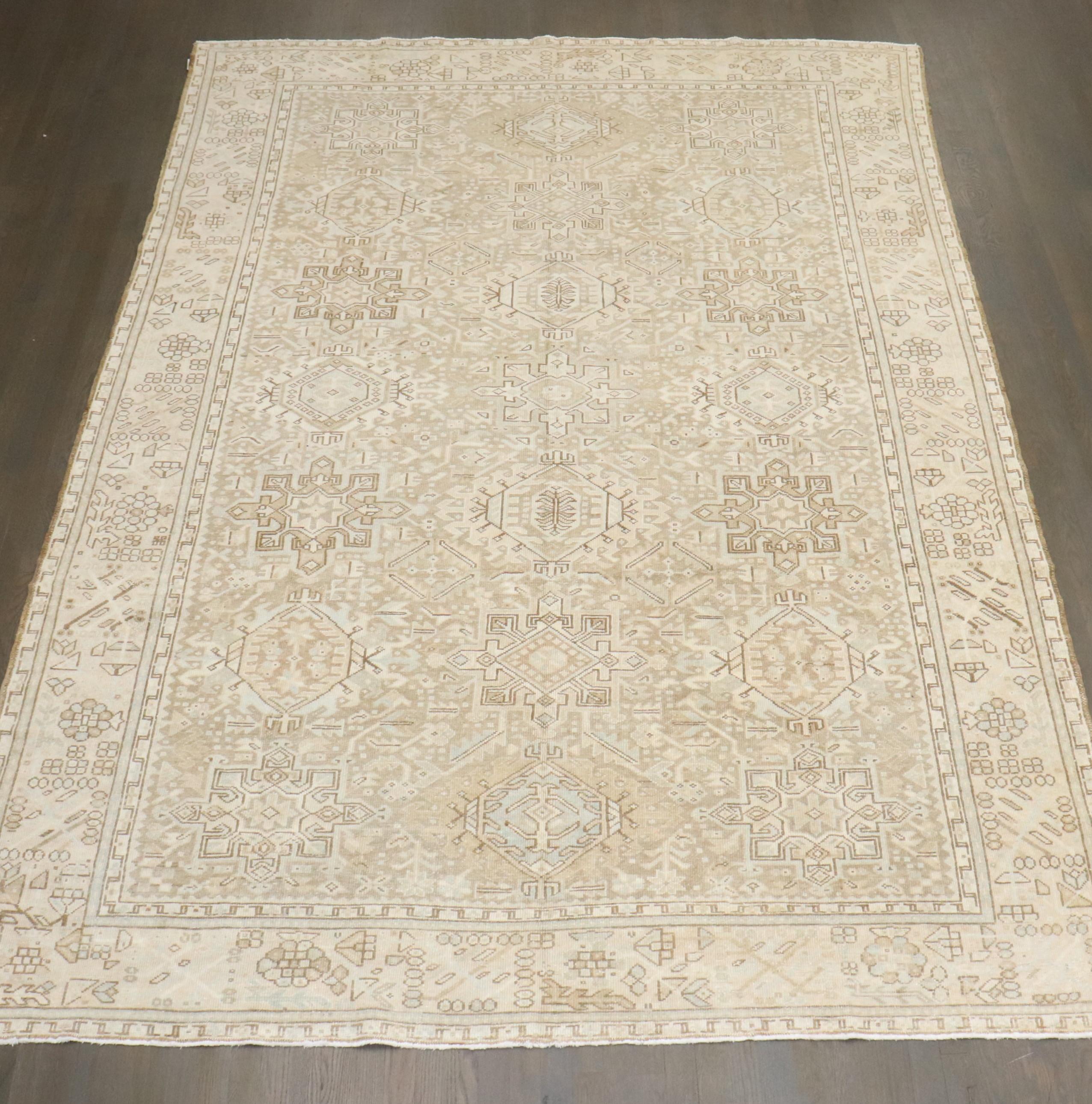 Lana Tappeto Zabihi Collection Antique Persian Neutral Color Heriz in vendita