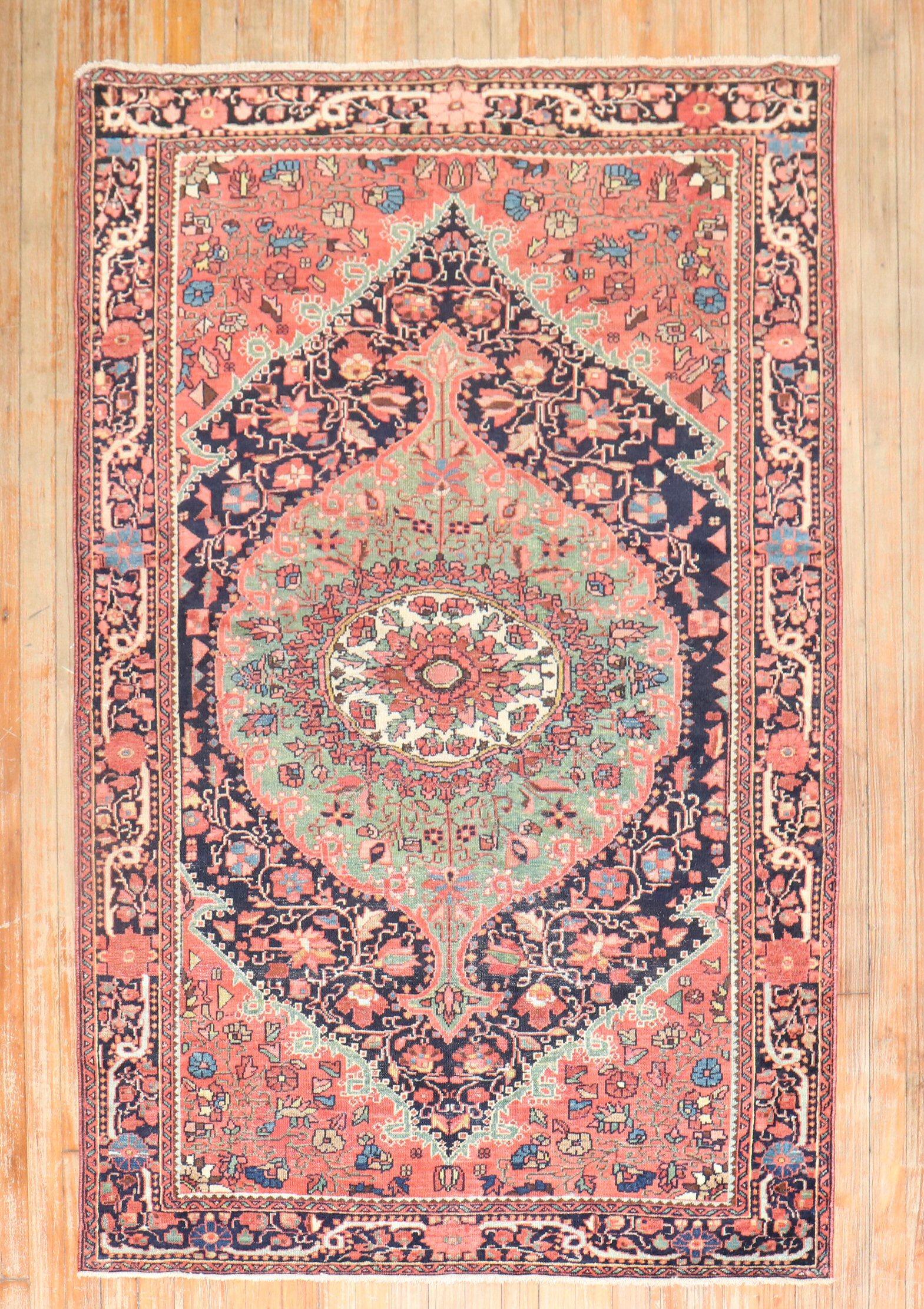 Sécession viennoise Collection Zabihi Antique Persian Sarouk Ferehan Rug en vente