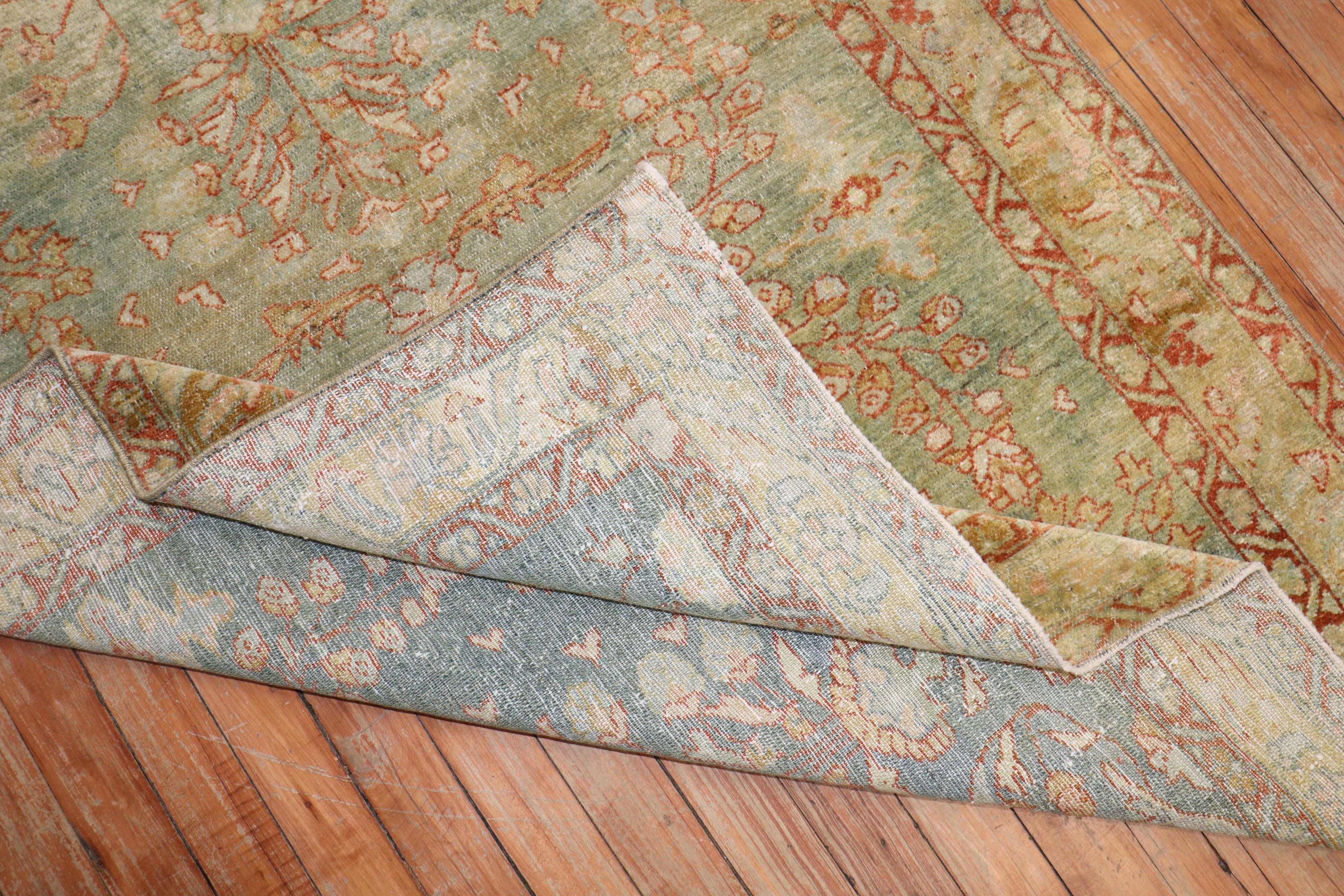 Zabihi Collection Antiker Persischer Sarouk Lilihan Kleiner Teppich im Zustand „Gut“ im Angebot in New York, NY