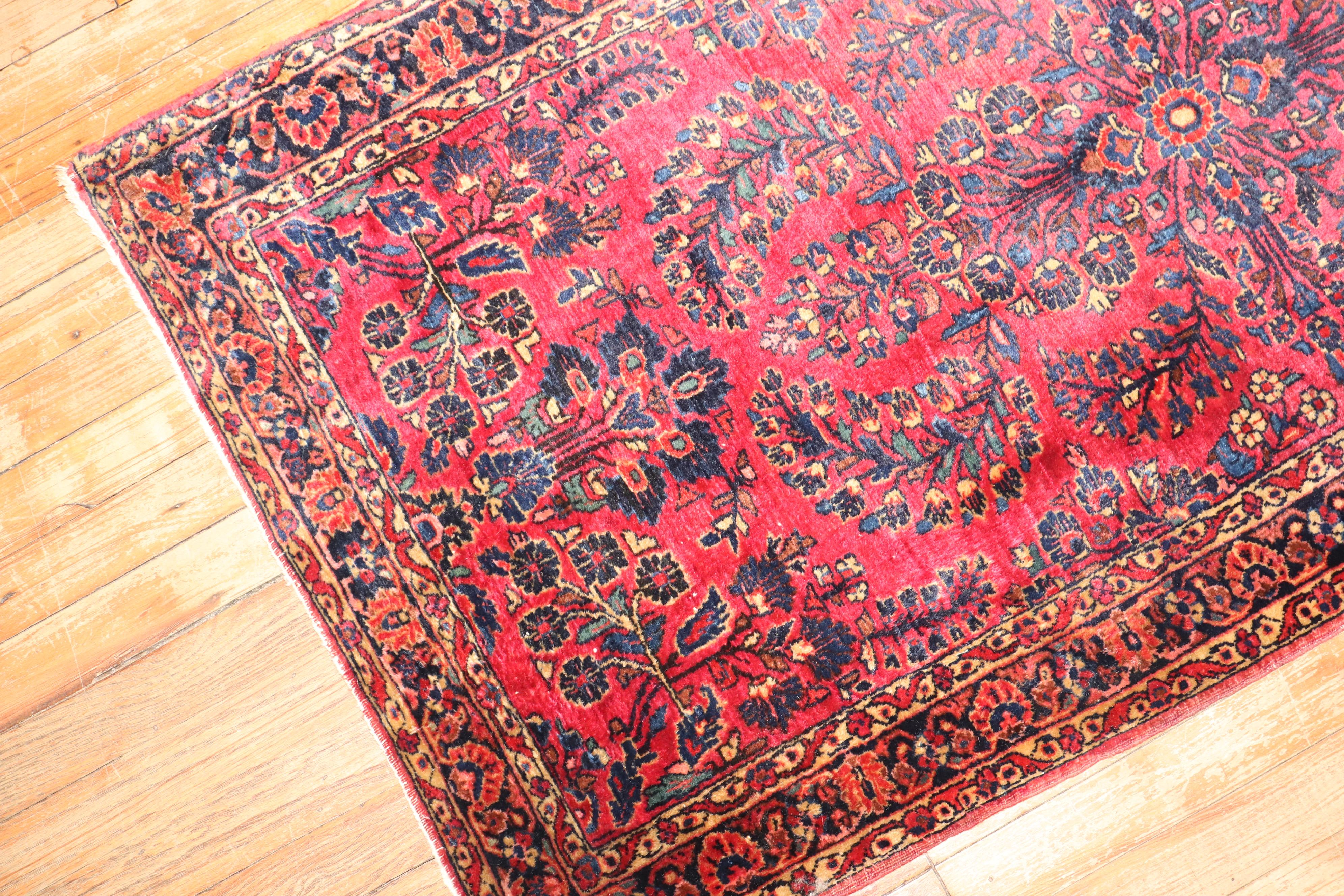 An early 20th century traditional Persian Sarouk rug 

Measures: 2'6'' x 4'10”.

.