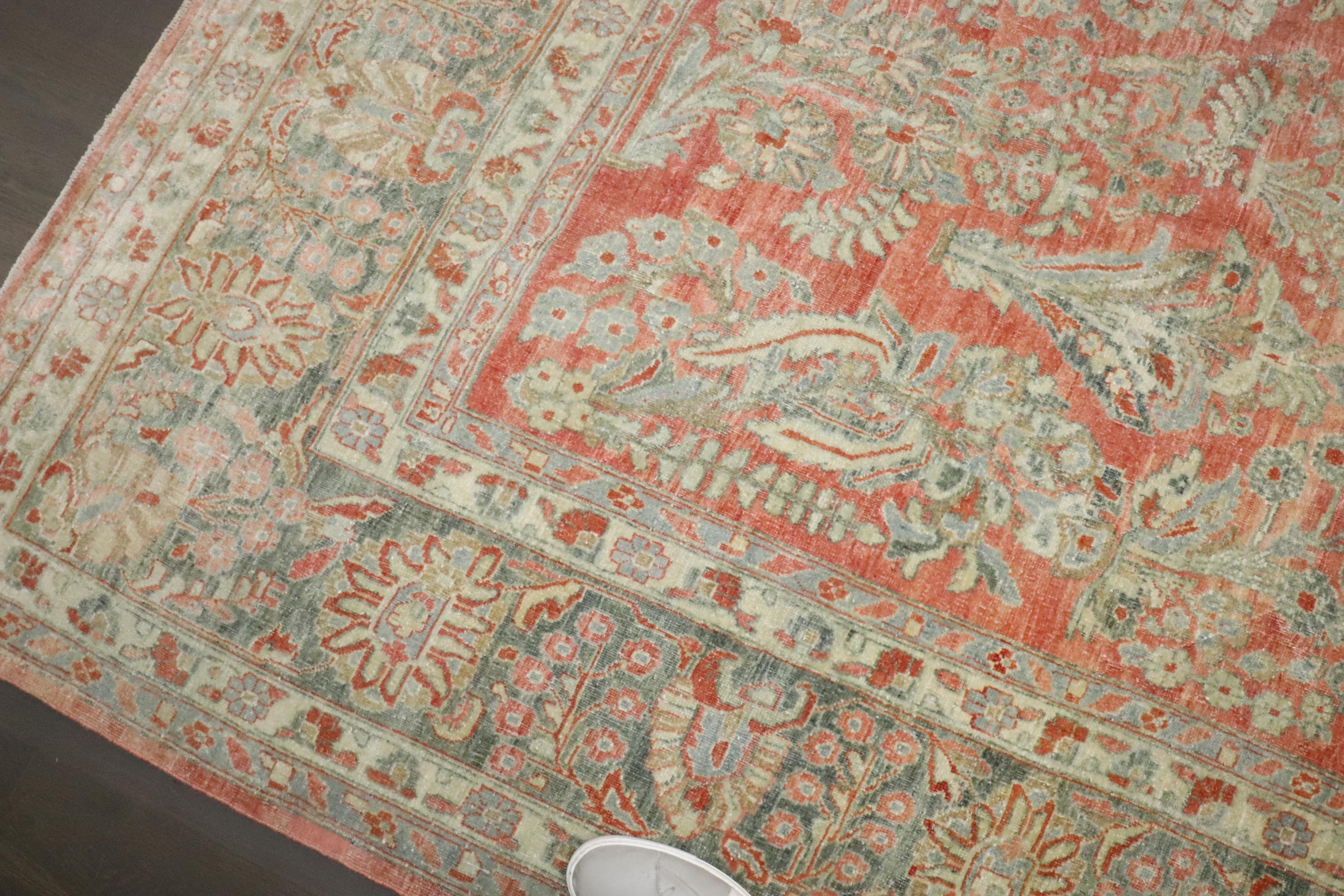 Classique américain Tapis Sarouk persan ancien de la collection Zabihi en vente