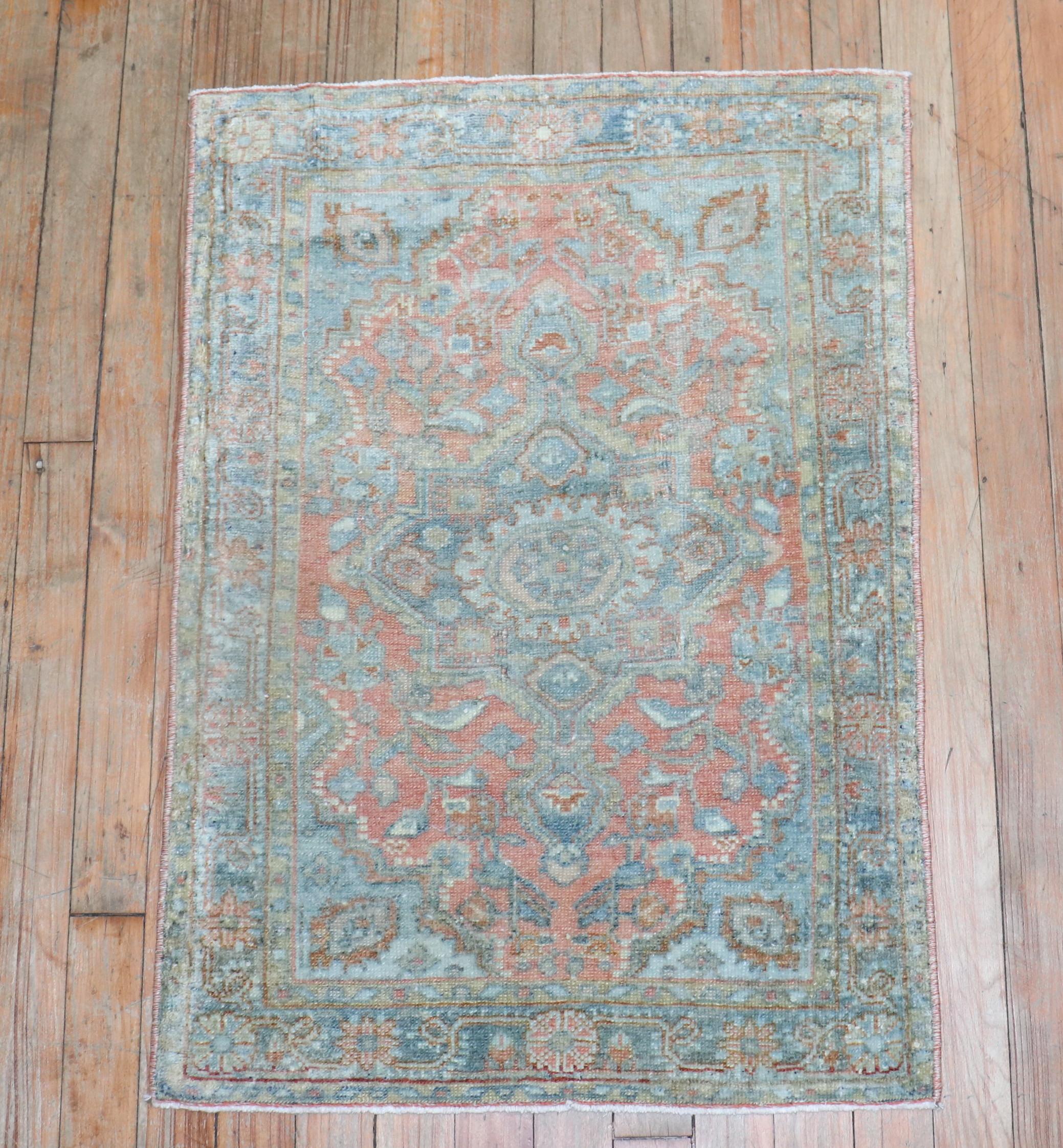 Colección Zabihi Alfombra Persa Antigua Sarouk Pequeña Anudado a mano en venta