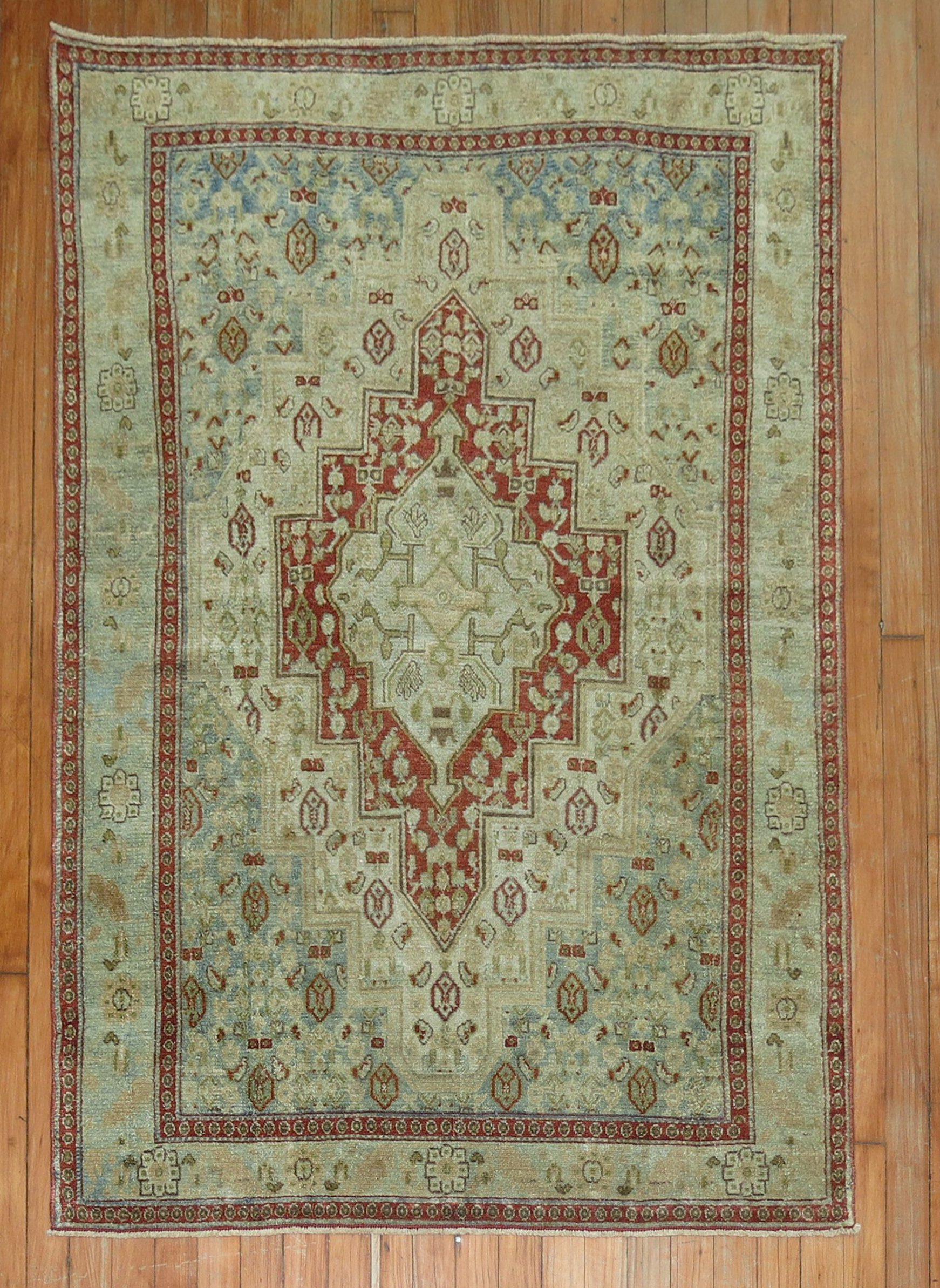 Colección Zabihi Alfombra persa antigua Senneh Scatter en Bueno estado para la venta en New York, NY