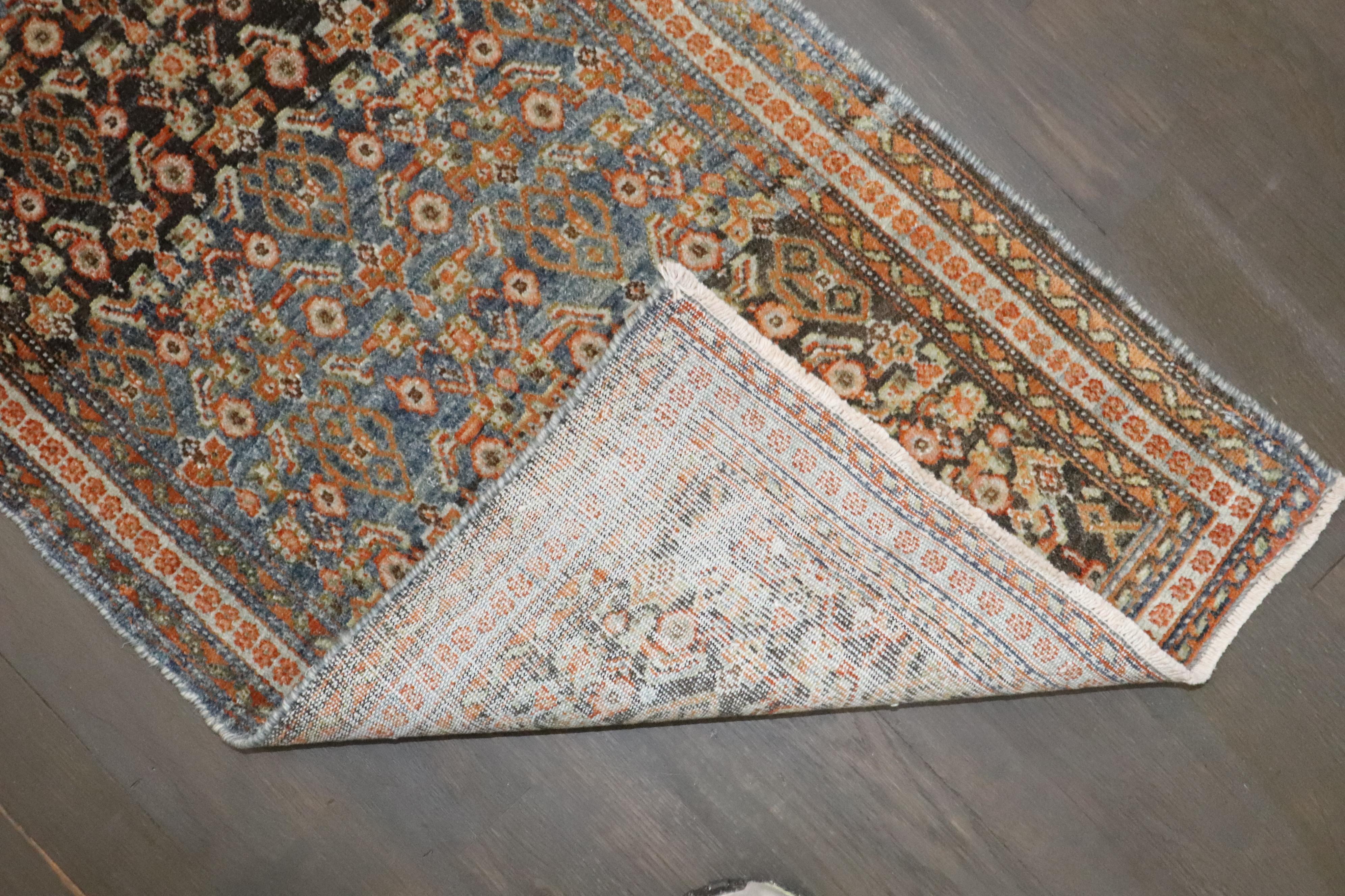 Tessuto a mano Zabihi Collection Tappeti antichi persiani Senneh piccoli in vendita