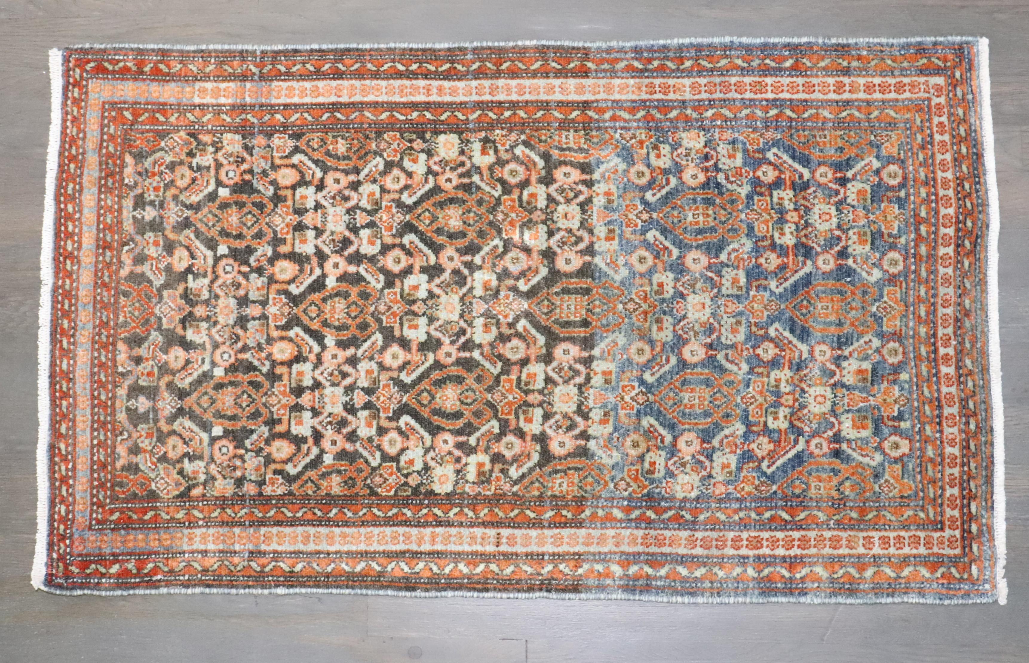 Zabihi Collection Tappeti antichi persiani Senneh piccoli In condizioni buone in vendita a New York, NY