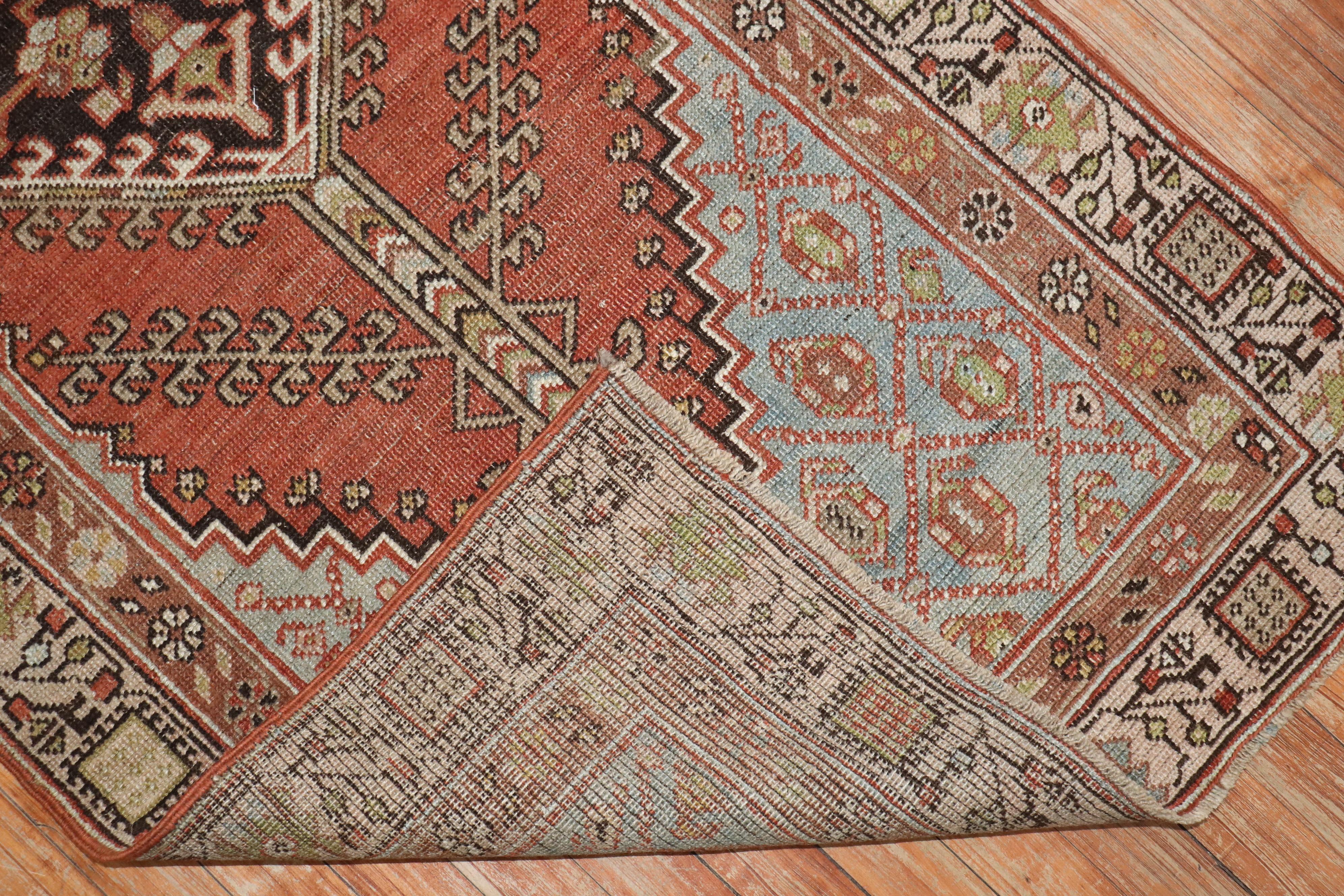 Bakshaish Petit tapis de couloir persan Serab géométrique ancien de la collection Zabihi en vente