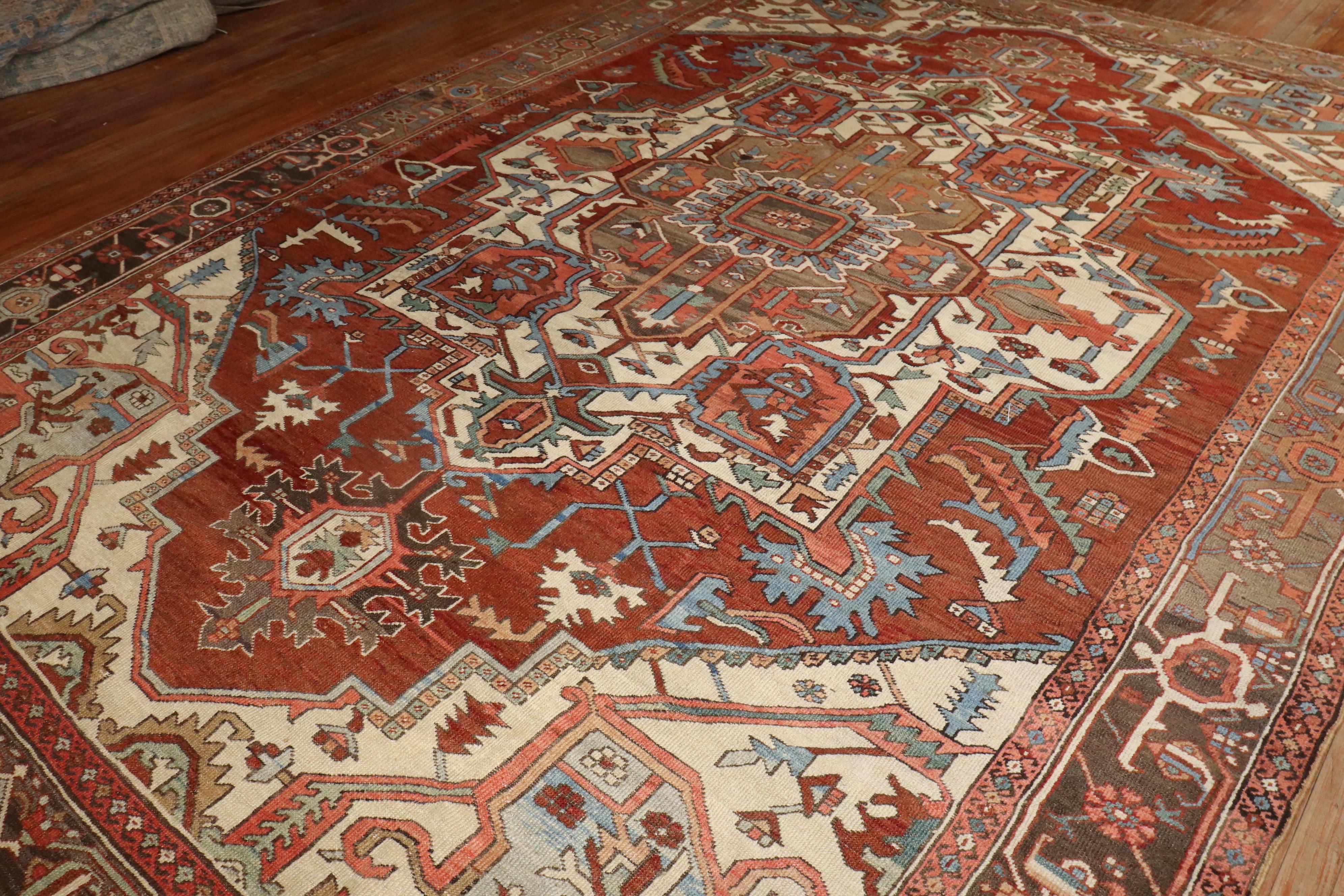 Zabihi Collection Antique Persian Serapi Heriz Rug In Good Condition For Sale In New York, NY