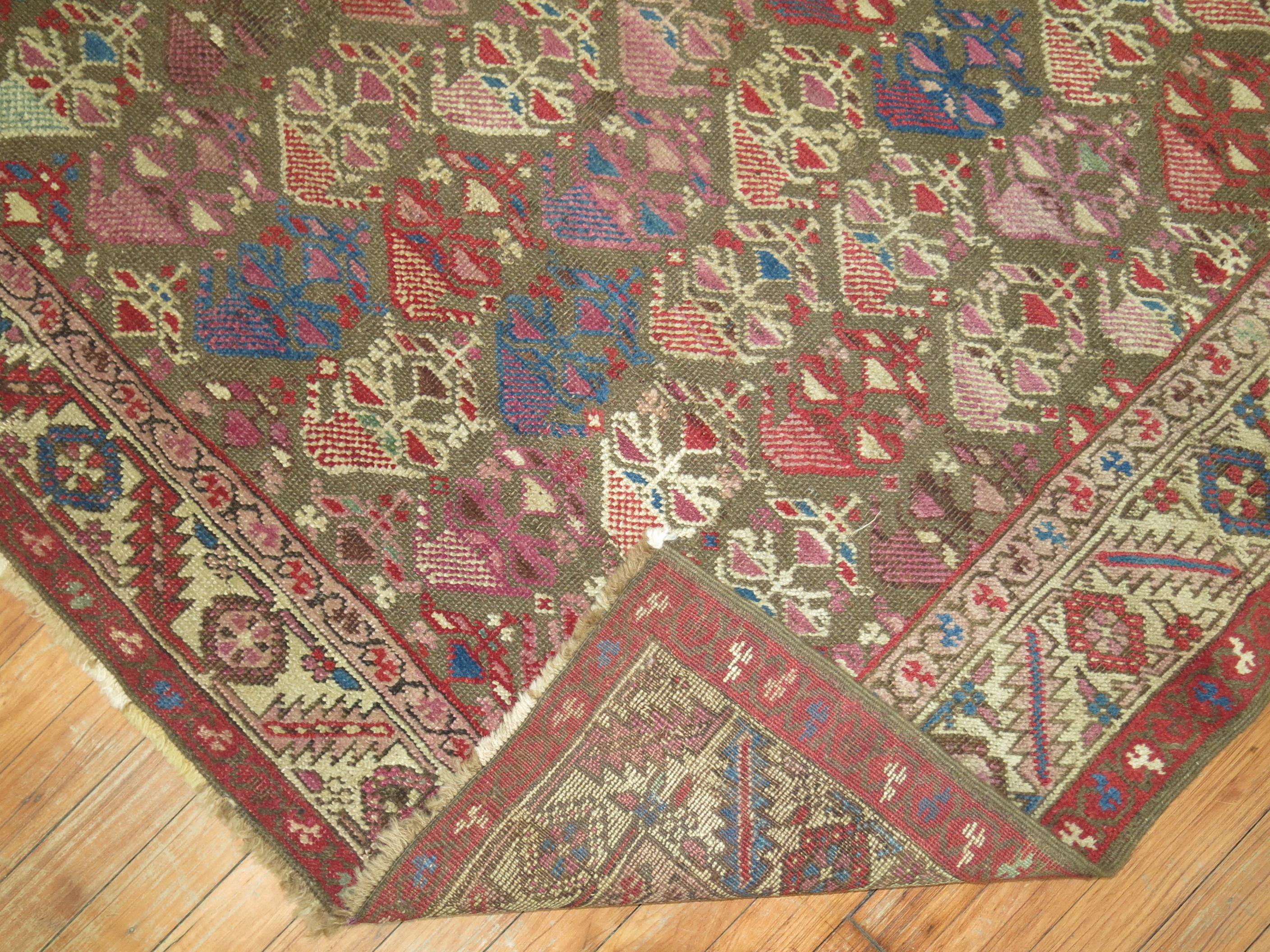 Zabihi Collection Antique Persian Square Bakshaish Rug (Persisch) im Angebot