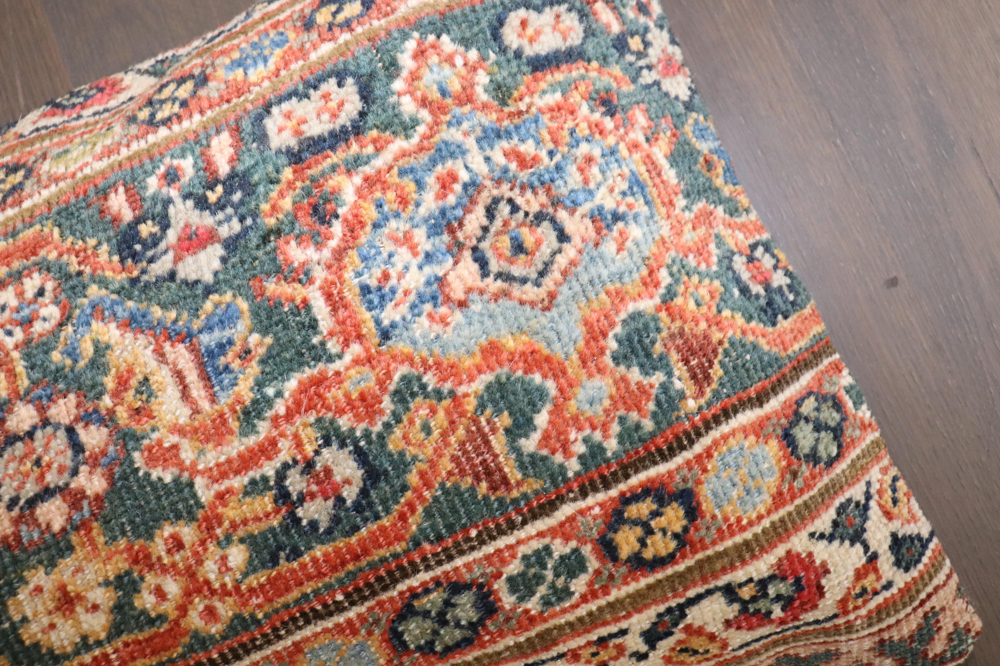 XX secolo Cuscino grande Zabihi Collection Antico Persiano Sultanabad Mahal in vendita