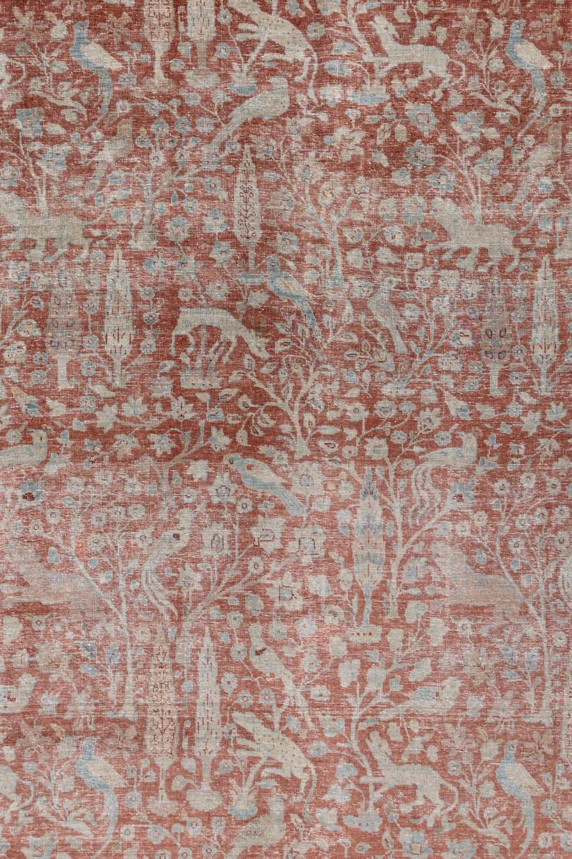 Tapis persan ancien de la collection Zabihi représentant une scène d'animaux de Tabriz en vente 4