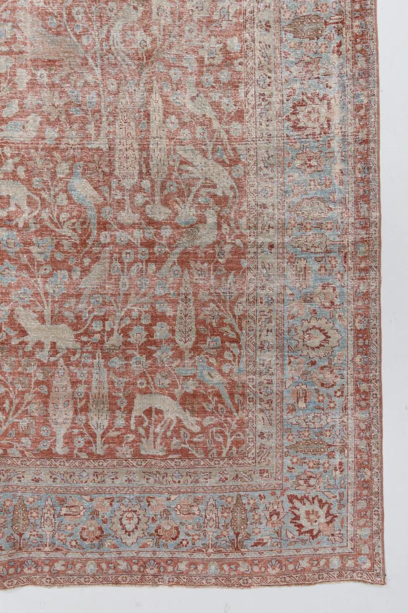 Tapis persan ancien de la collection Zabihi représentant une scène d'animaux de Tabriz en vente 5