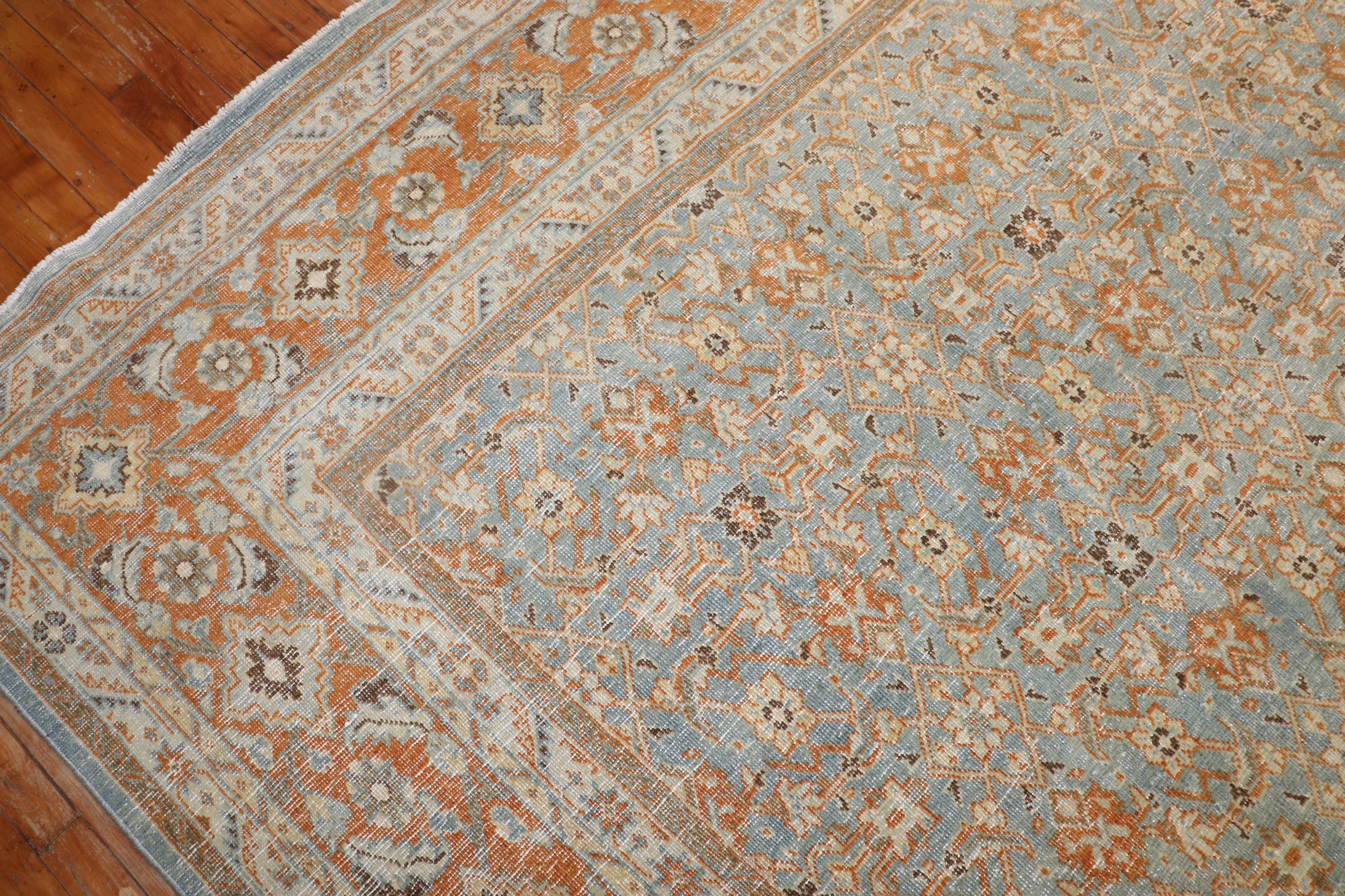 Zabihi Collection Antike Persische Täbris Blau Orange Teppich (20. Jahrhundert) im Angebot