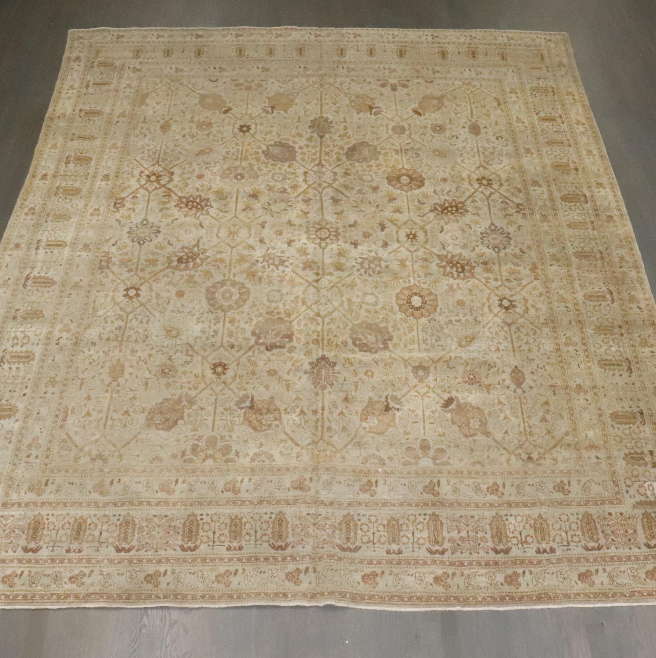 Tapis persan ancien de la collection Zabihi de Tabriz en vente 2