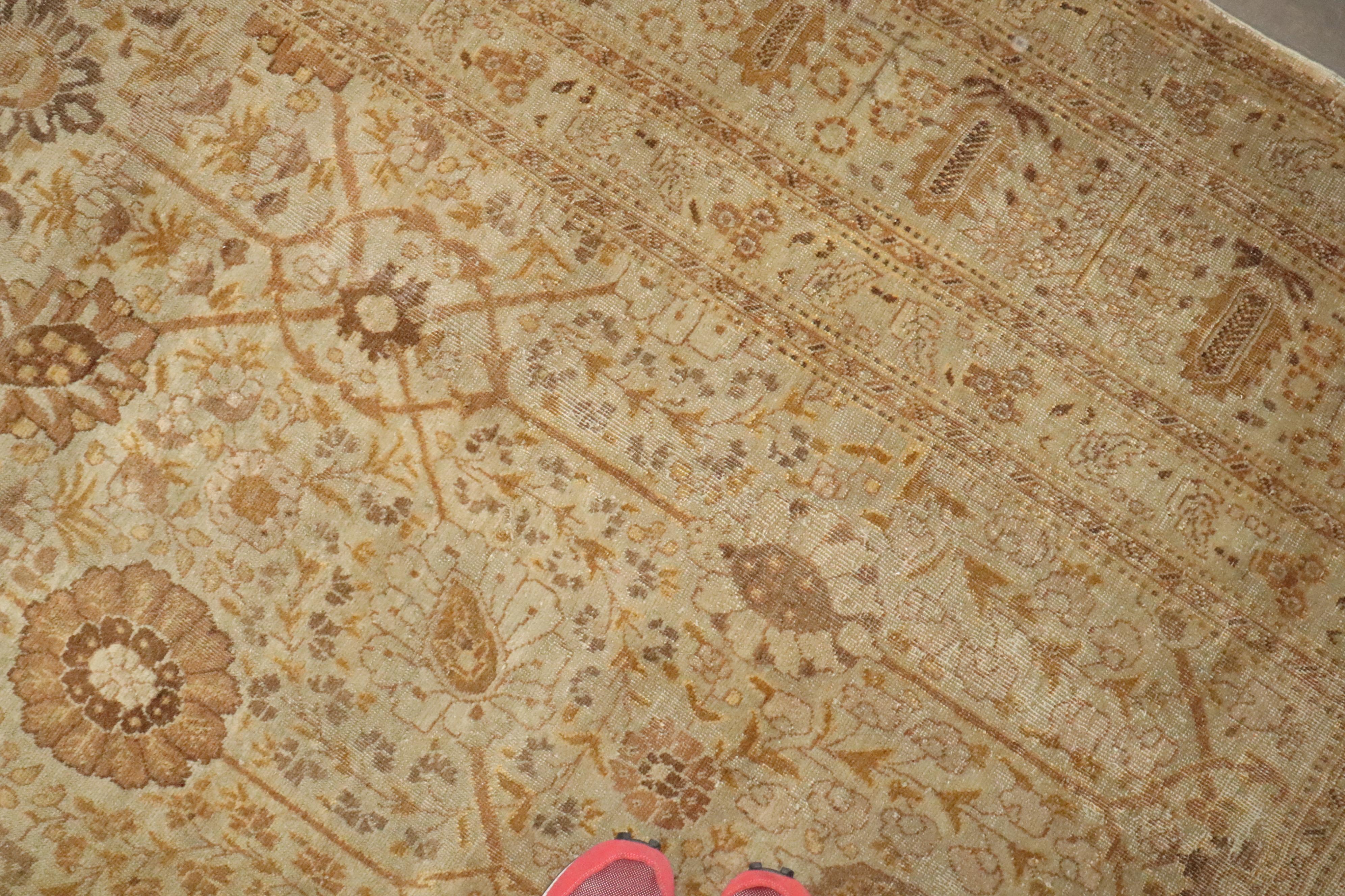 Gréco-romain Tapis persan ancien de la collection Zabihi de Tabriz en vente
