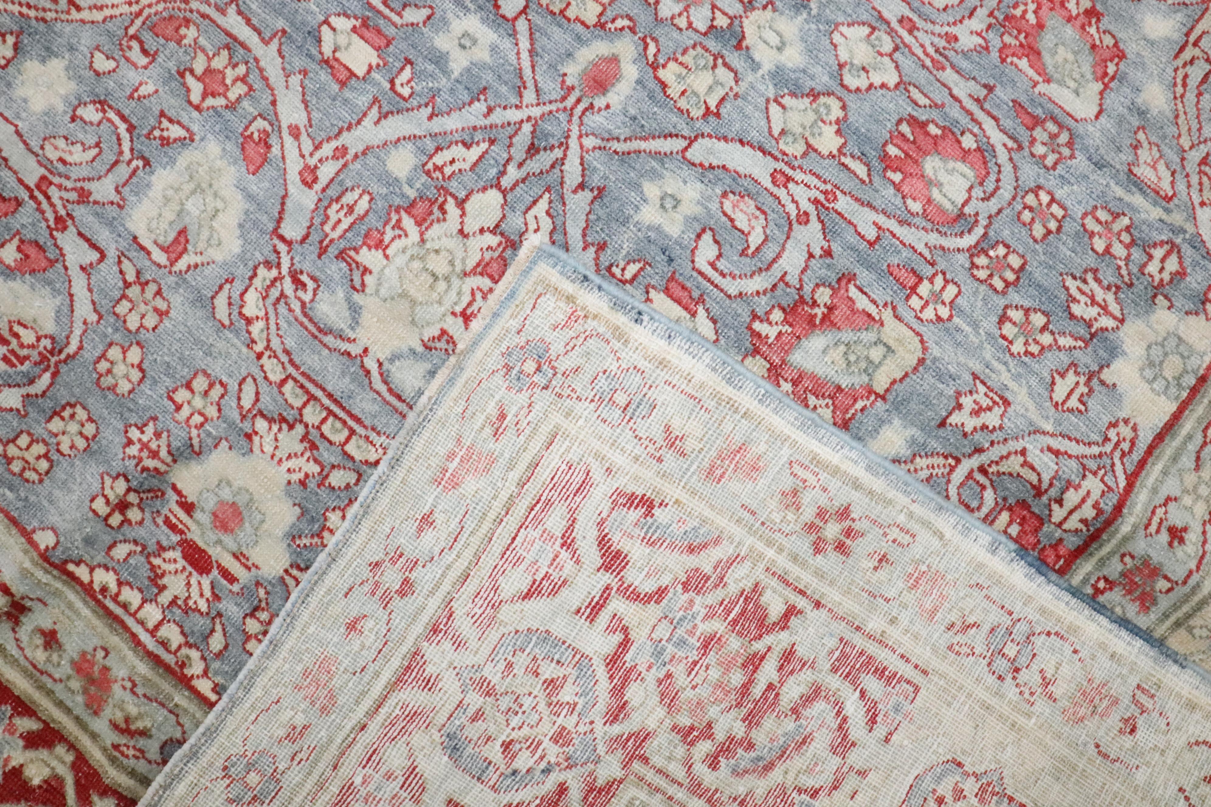 Tapis persan ancien de la collection Zabihi de Tabriz en vente 3