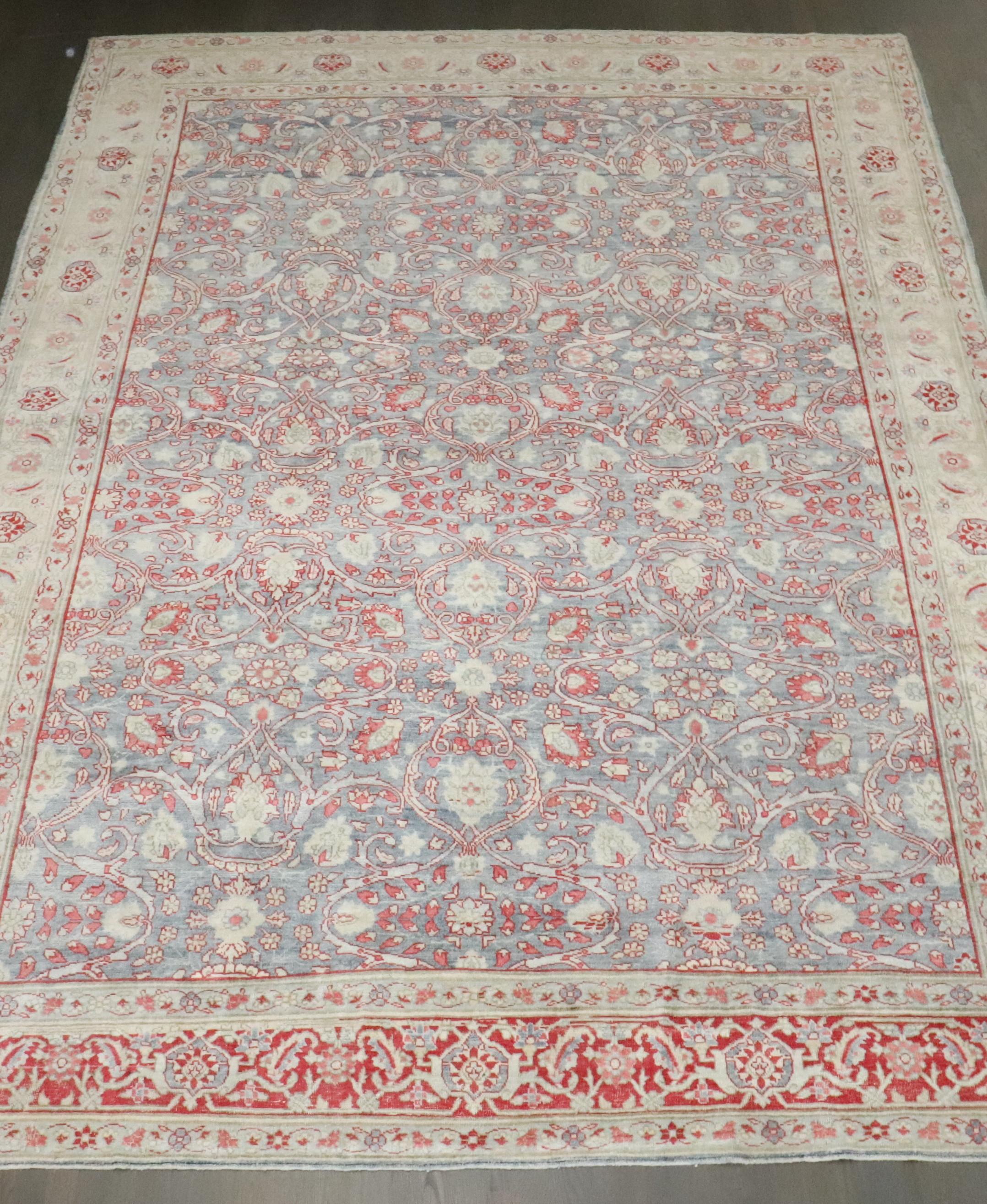 Perse Tapis persan ancien de la collection Zabihi de Tabriz en vente