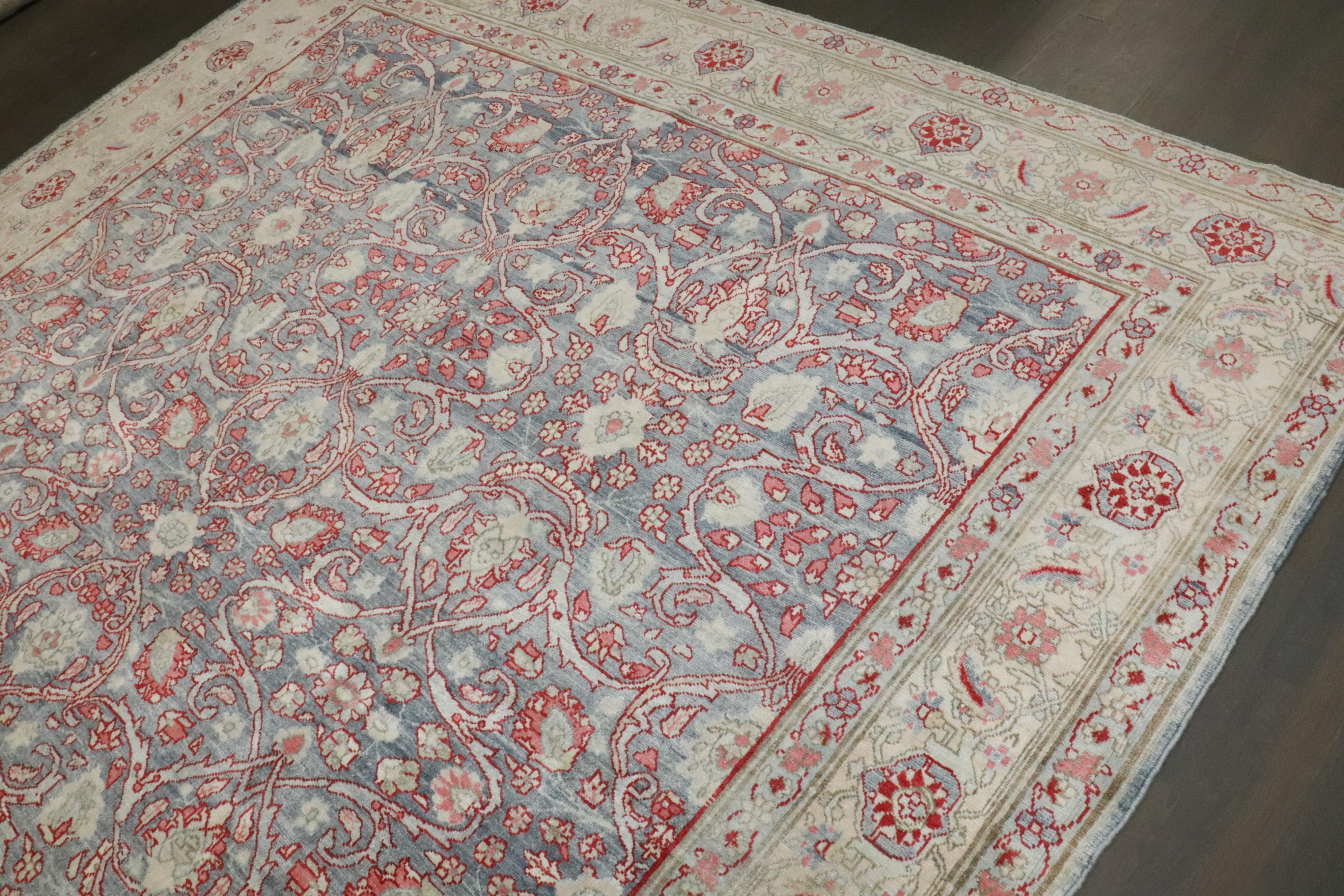 Tapis persan ancien de la collection Zabihi de Tabriz en vente 2