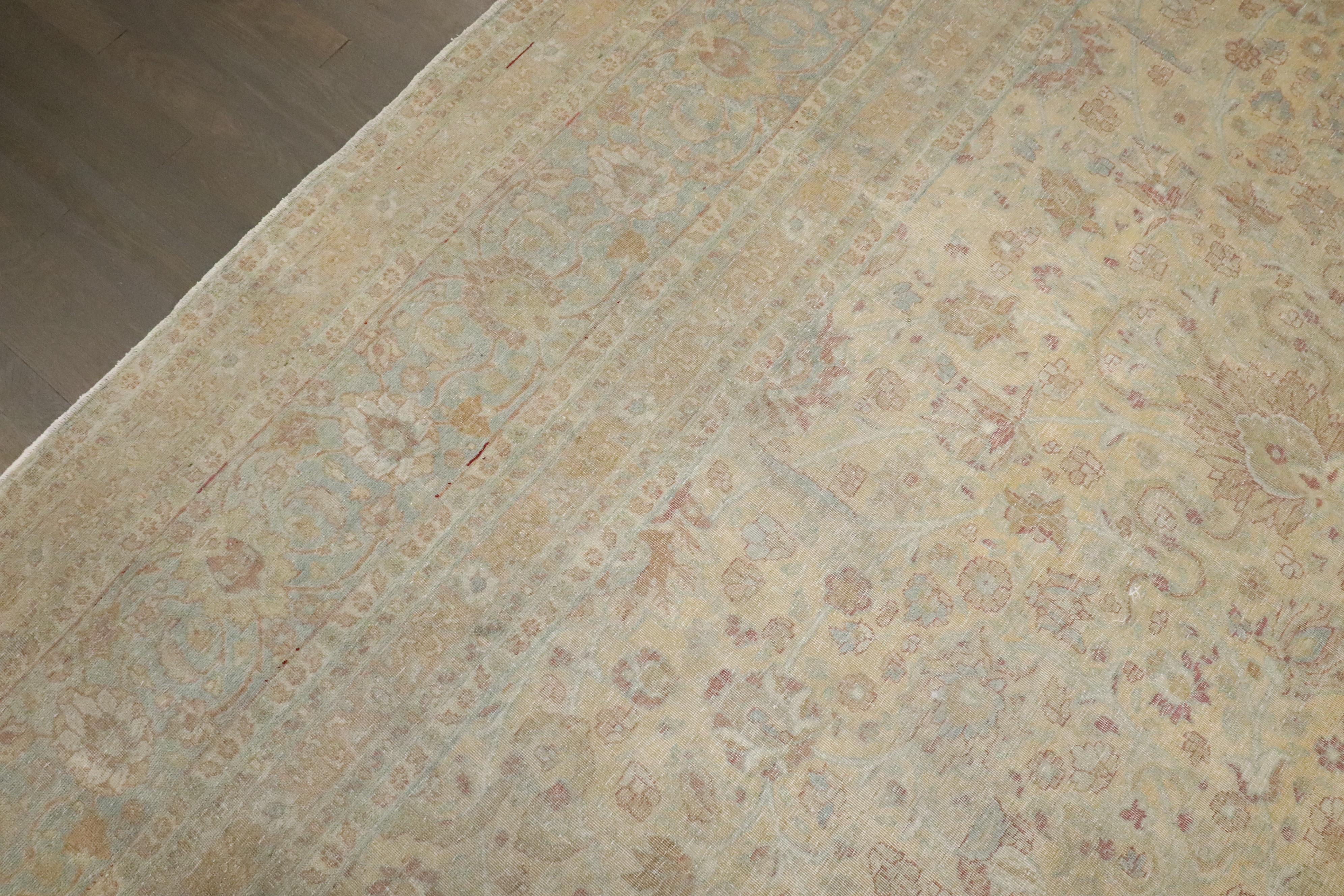 Tappeto persiano Tabriz dei primi anni del XX secolo, di dimensioni pari a una stanza

Dettagli
rug no.	j4620
dimensione	10' 3